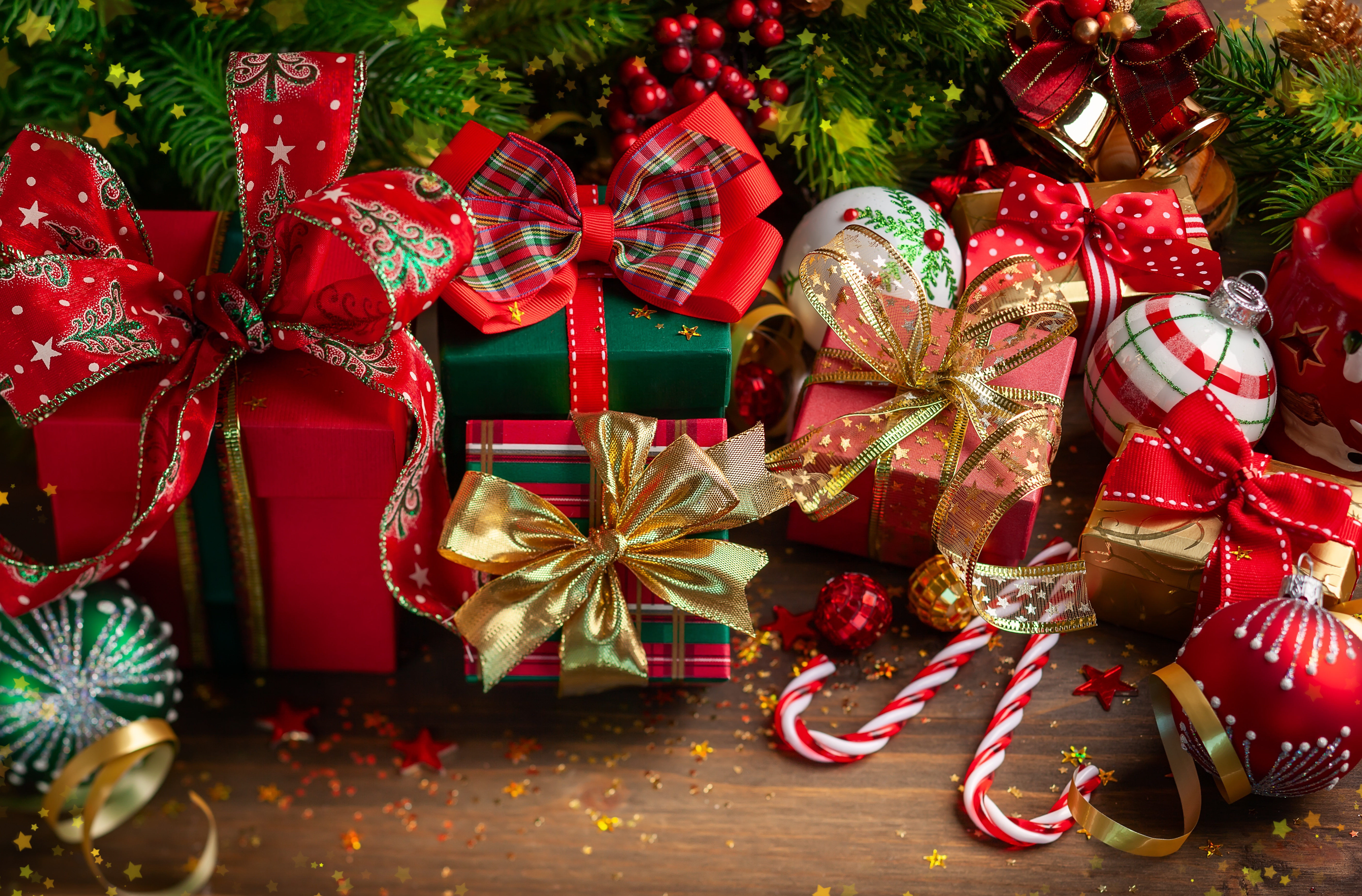 Handy-Wallpaper Feiertage, Weihnachten, Geschenk, Zuckerstange kostenlos herunterladen.