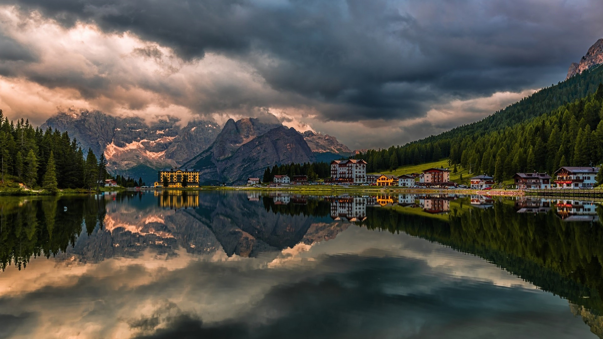 Laden Sie Grand Hotel Misurina HD-Desktop-Hintergründe herunter