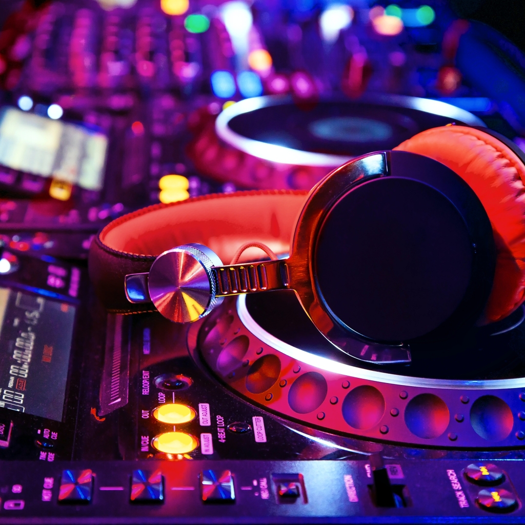 Free download wallpaper Music, Headphones, Colorful on your PC desktop