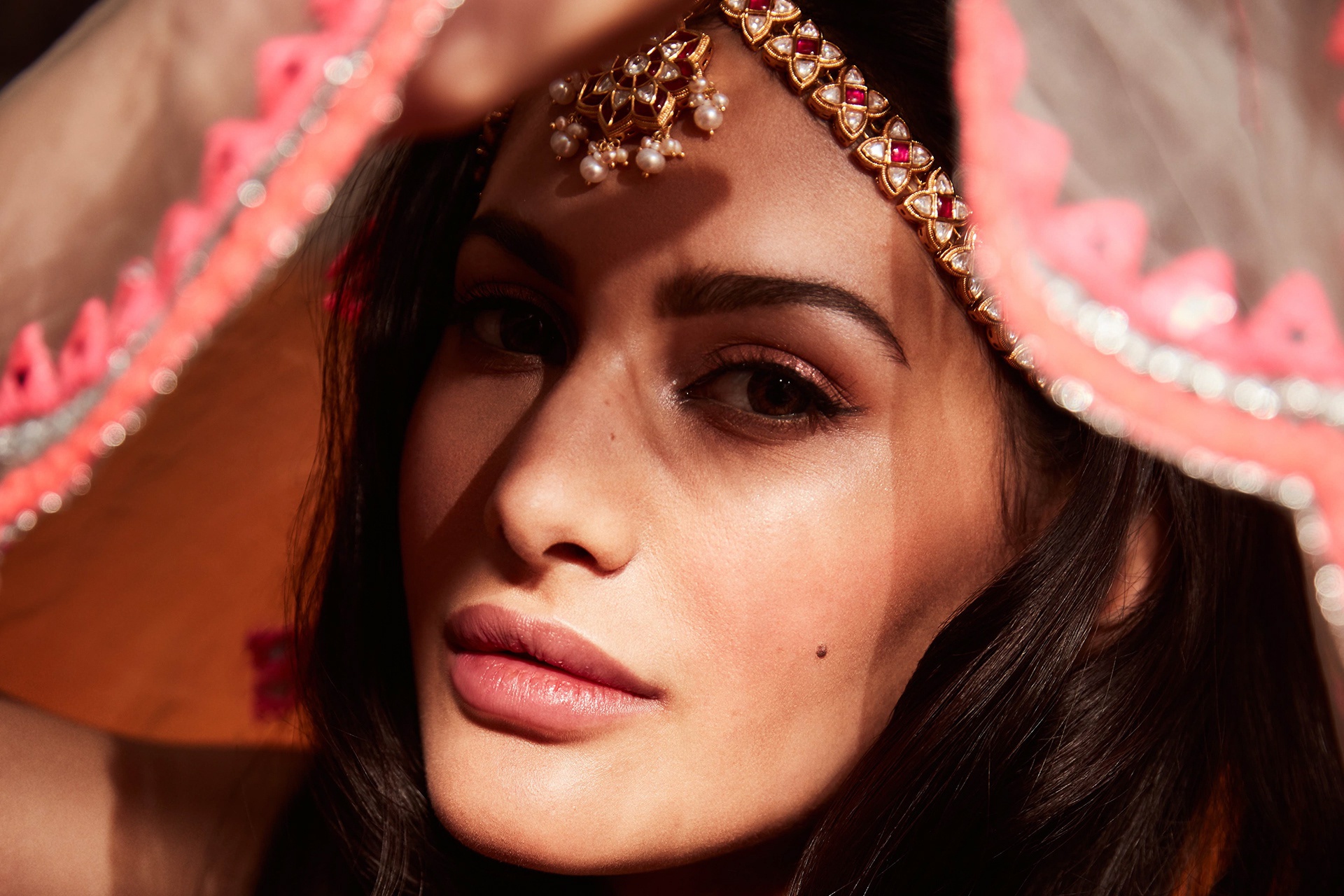 Download mobile wallpaper Face, Indian, Celebrity, Actress, Bollywood, Amyra Dastur for free.