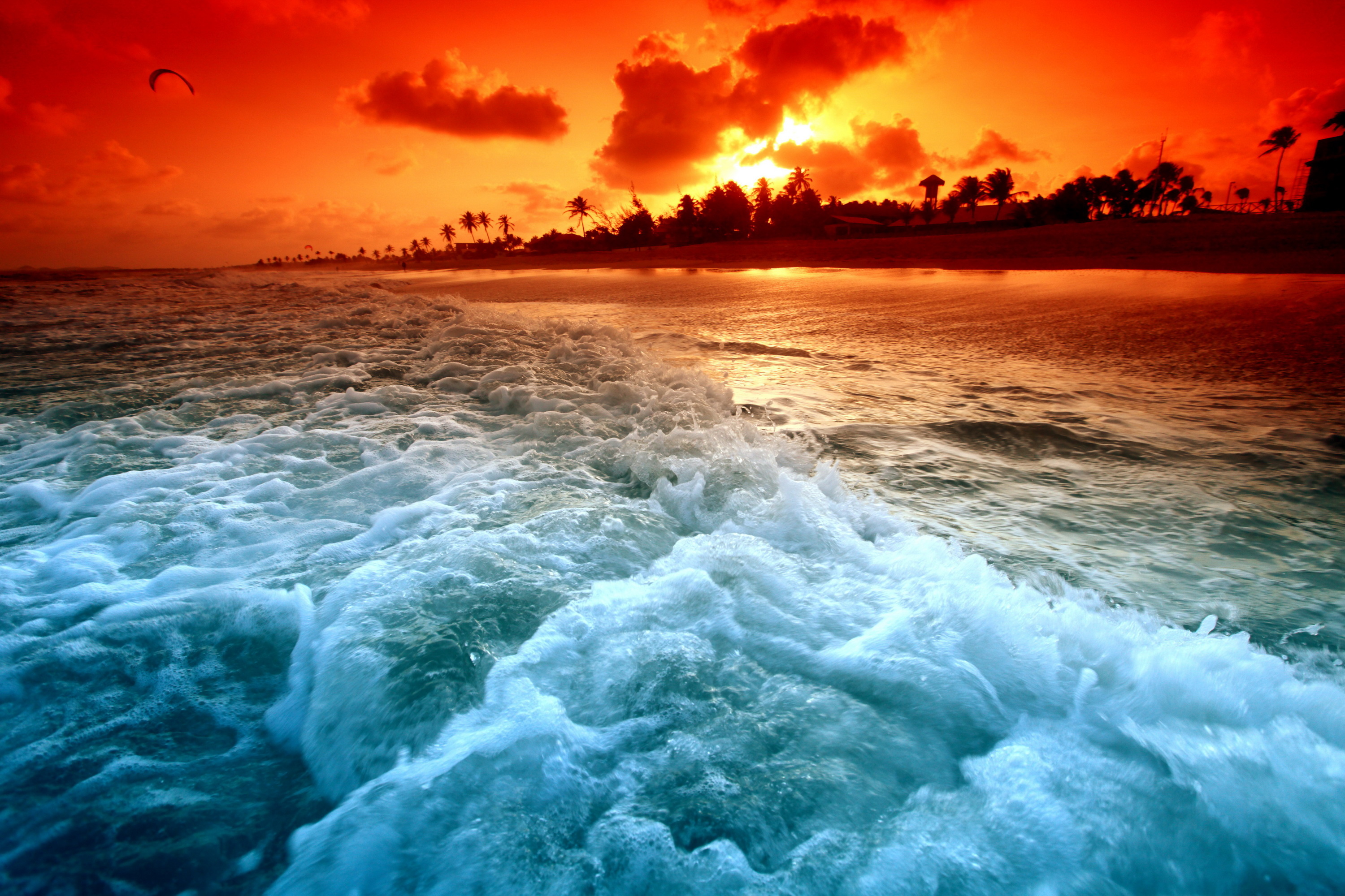 Скачать картинку Волна, Закат Солнца, Пляж, Земля/природа в телефон бесплатно.