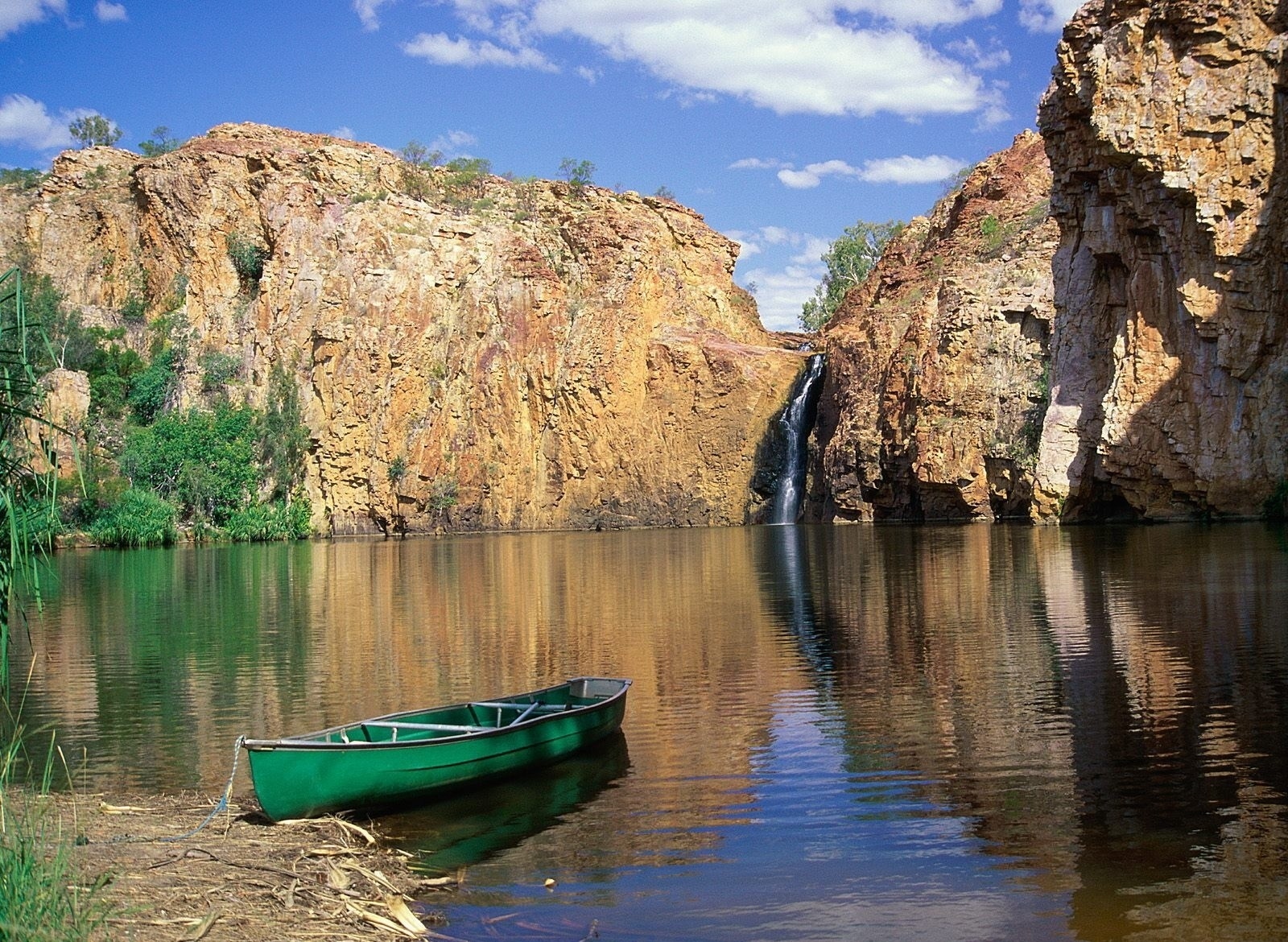 Descarga gratis la imagen Naturaleza, Agua, Cascada, Barco, Vehículos en el escritorio de tu PC