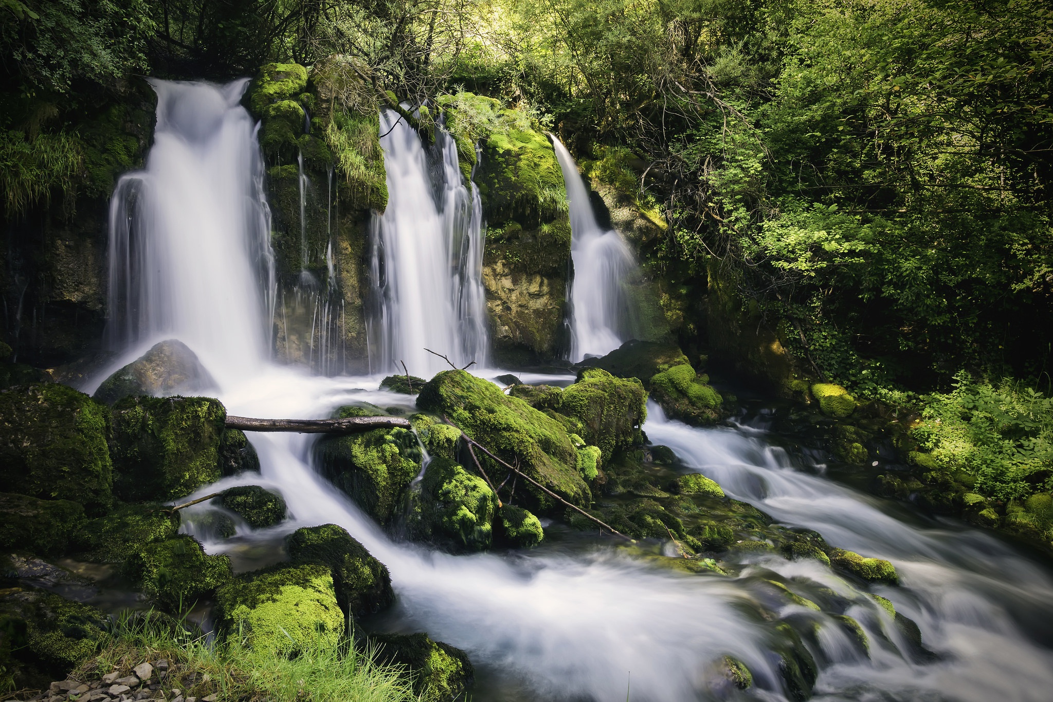 Free download wallpaper Nature, Waterfalls, Waterfall, Earth, Moss, Greenery on your PC desktop