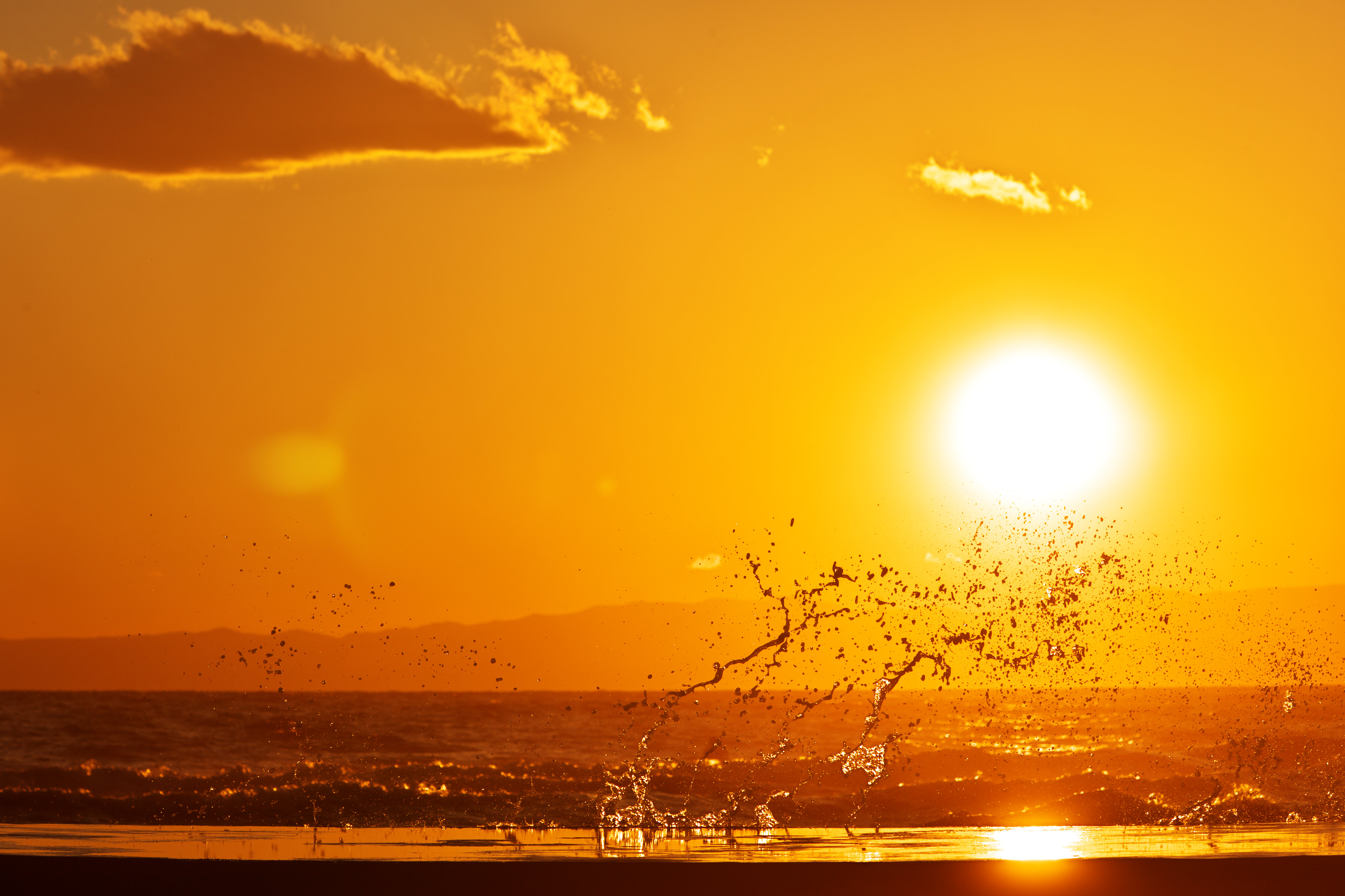 Free download wallpaper Sunset, Sea, Sun, Horizon, Spray, Nature on your PC desktop