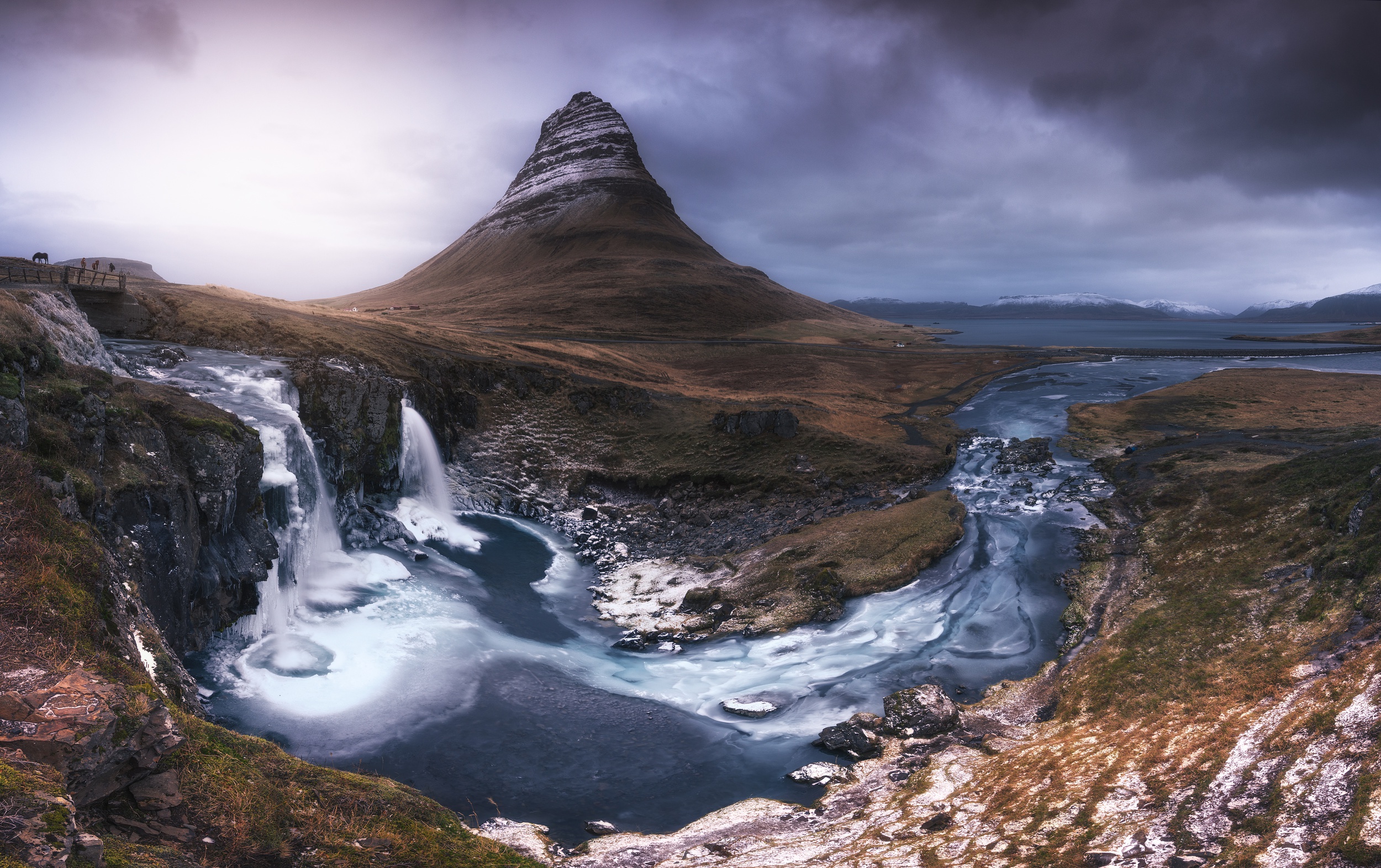 Скачати мобільні шпалери Земля, Ісландія, Кіркюфосс, Кірк'юфелл безкоштовно.