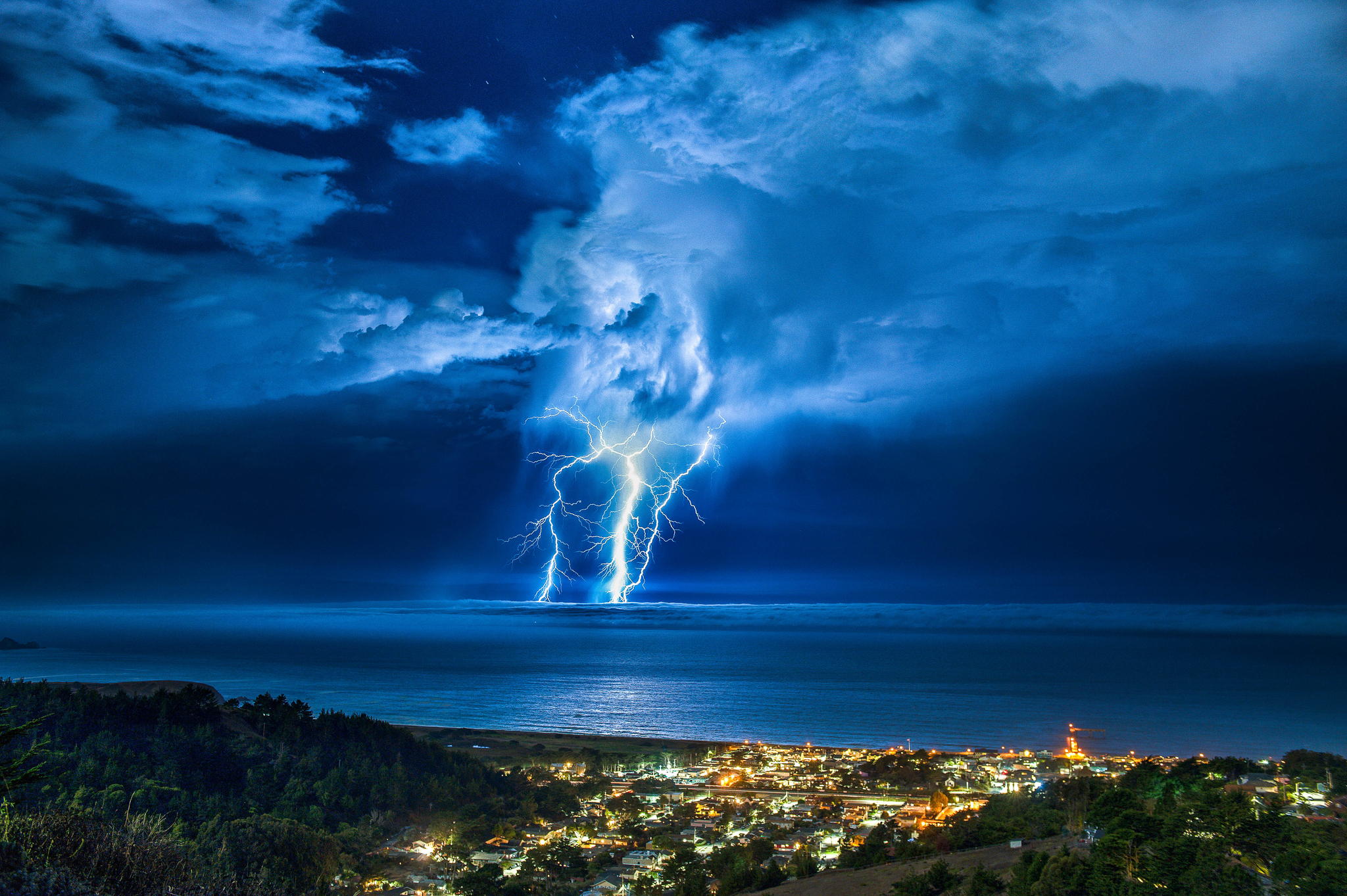 Free download wallpaper Sky, Lightning, Ocean, Storm, Cloud, Photography on your PC desktop