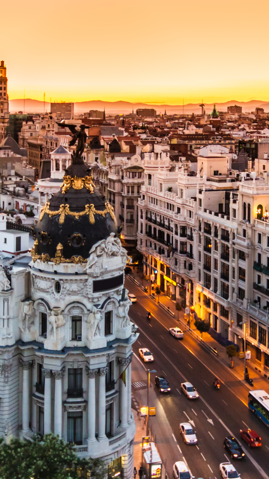 Скачать картинку Архитектура, Город, Здание, Испания, Мадрид, Строительство, Сделано Человеком в телефон бесплатно.