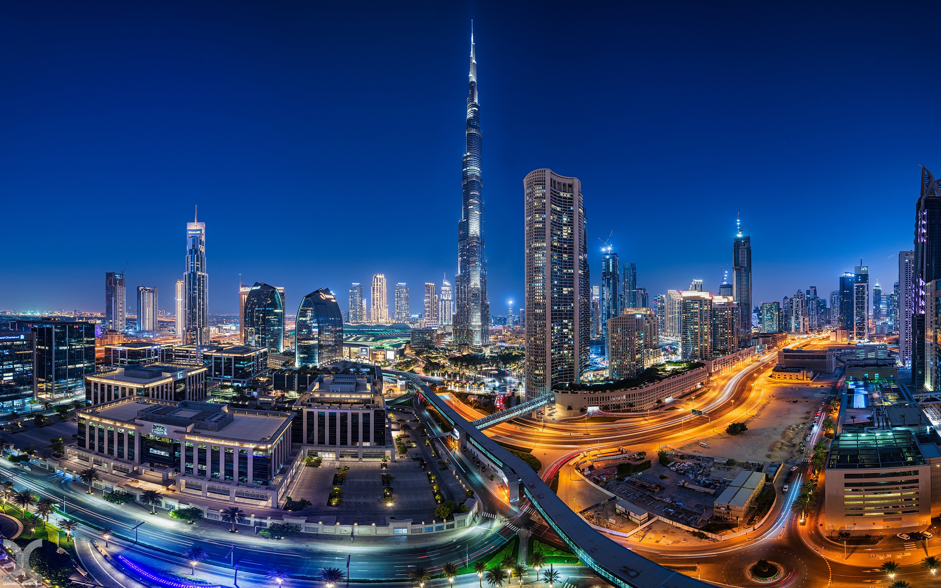 Laden Sie das Städte, Wolkenkratzer, Gebäude, Dubai, Vereinigte Arabische Emirate, Nacht, Burj Khalifa, Menschengemacht, Großstadt-Bild kostenlos auf Ihren PC-Desktop herunter