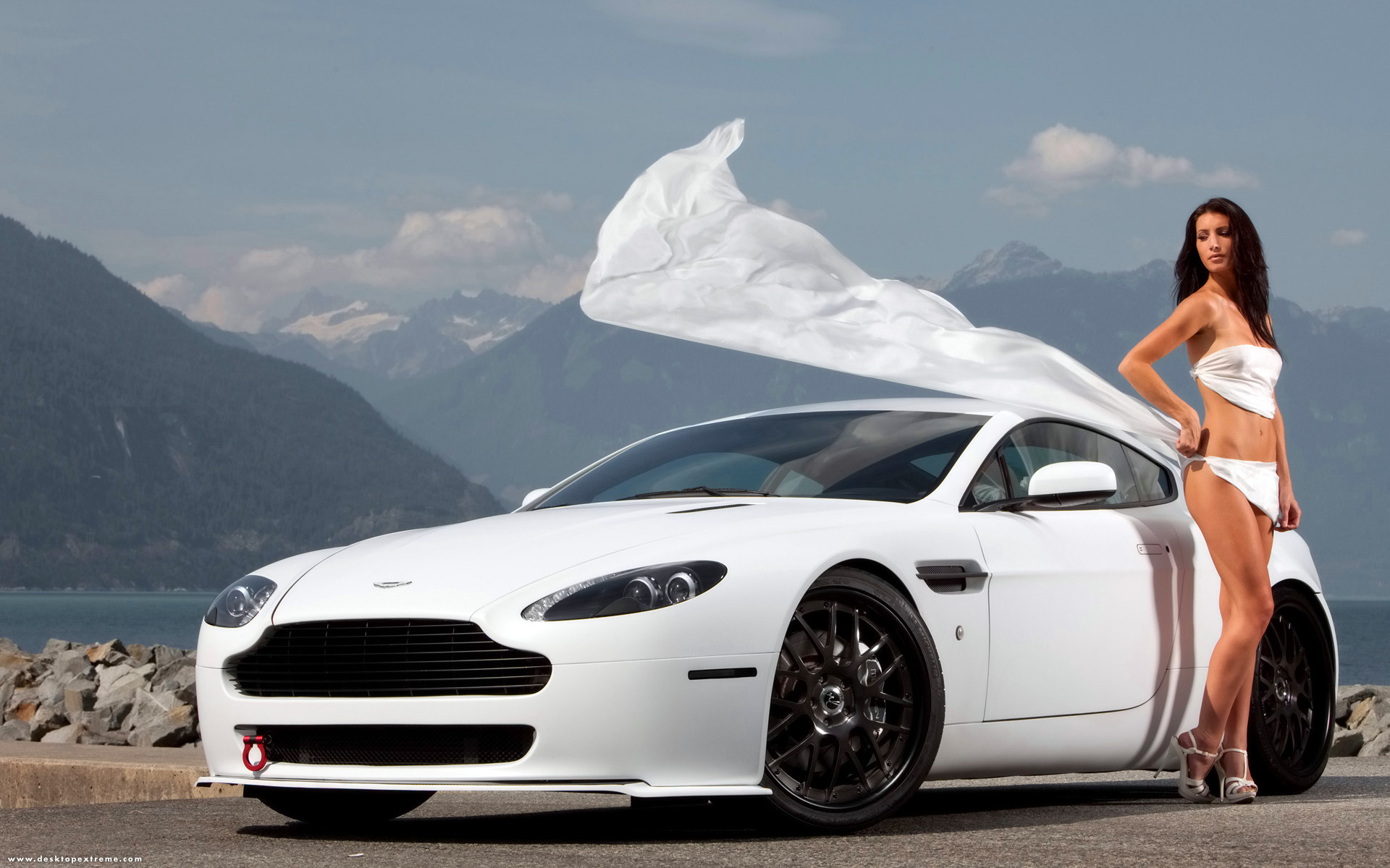 Los mejores fondos de pantalla de Aston Martin V8 Vantage para la pantalla del teléfono