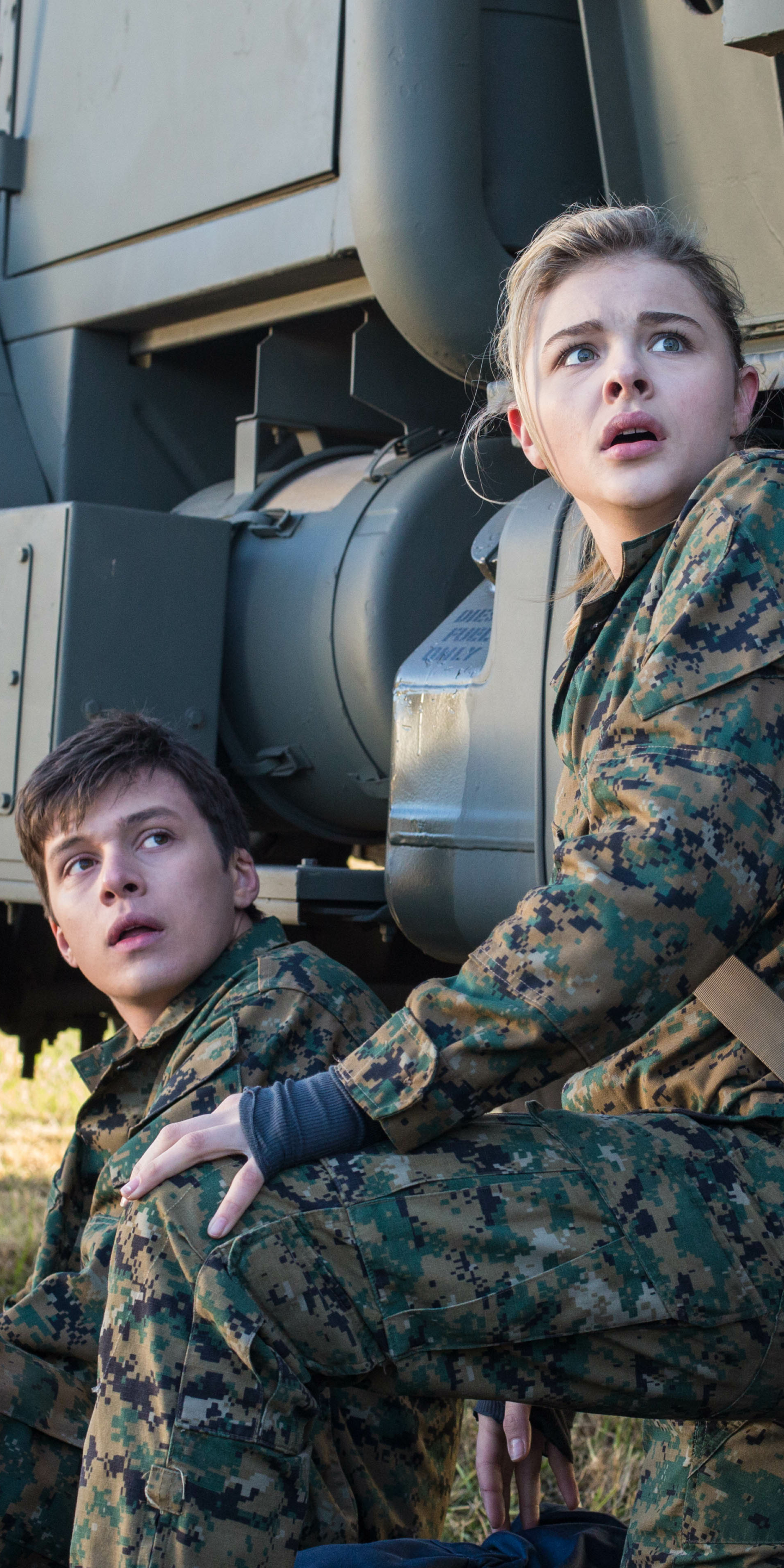 movie, the 5th wave, chloë grace moretz, nick robinson wallpapers for tablet