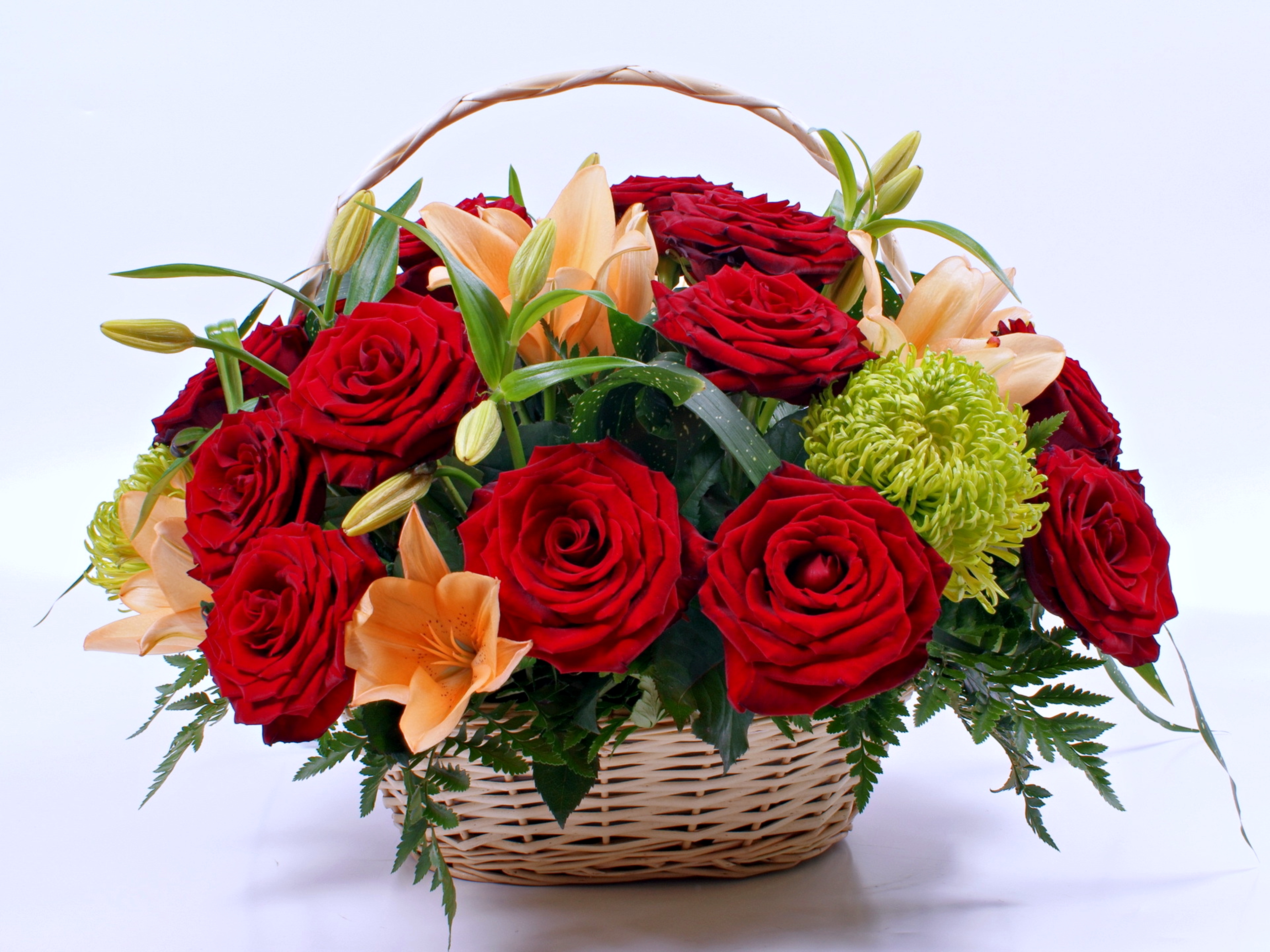 無料モバイル壁紙静物, 花, 薔薇, バスケット, 赤いバラ, マンメイドをダウンロードします。