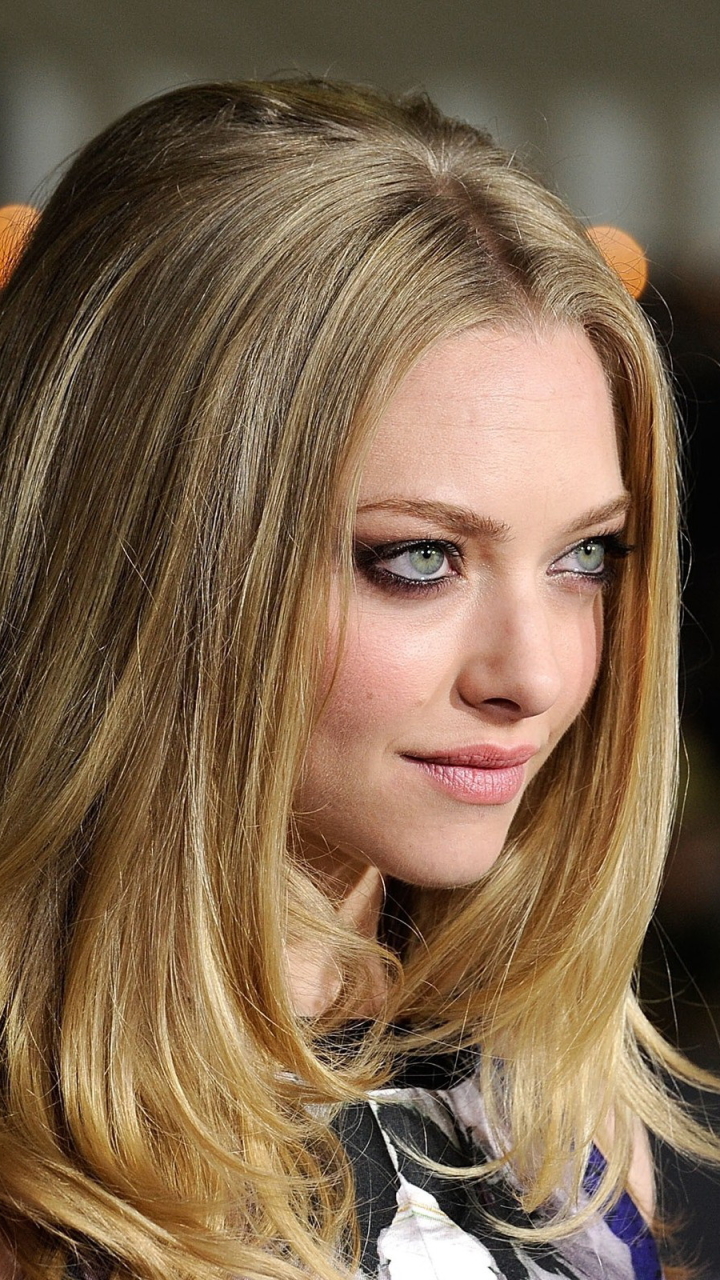 Download mobile wallpaper Celebrity, Amanda Seyfried for free.