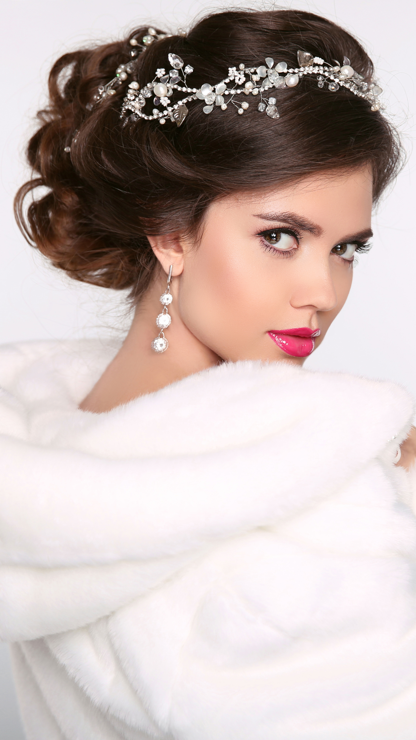 women, model, face, earrings, lipstick, brunette, fur, diamond