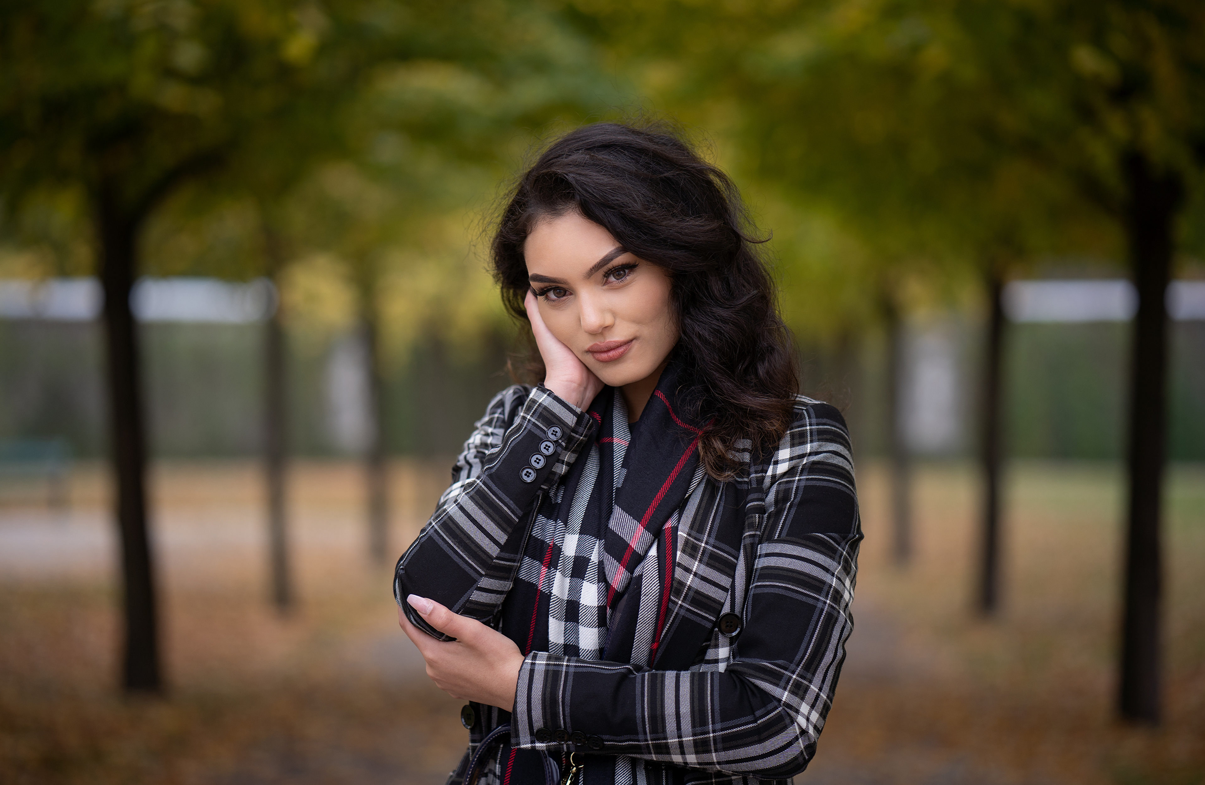 Baixe gratuitamente a imagem Modelo, Mulheres, Cabelo Preto, Profundidade De Campo na área de trabalho do seu PC