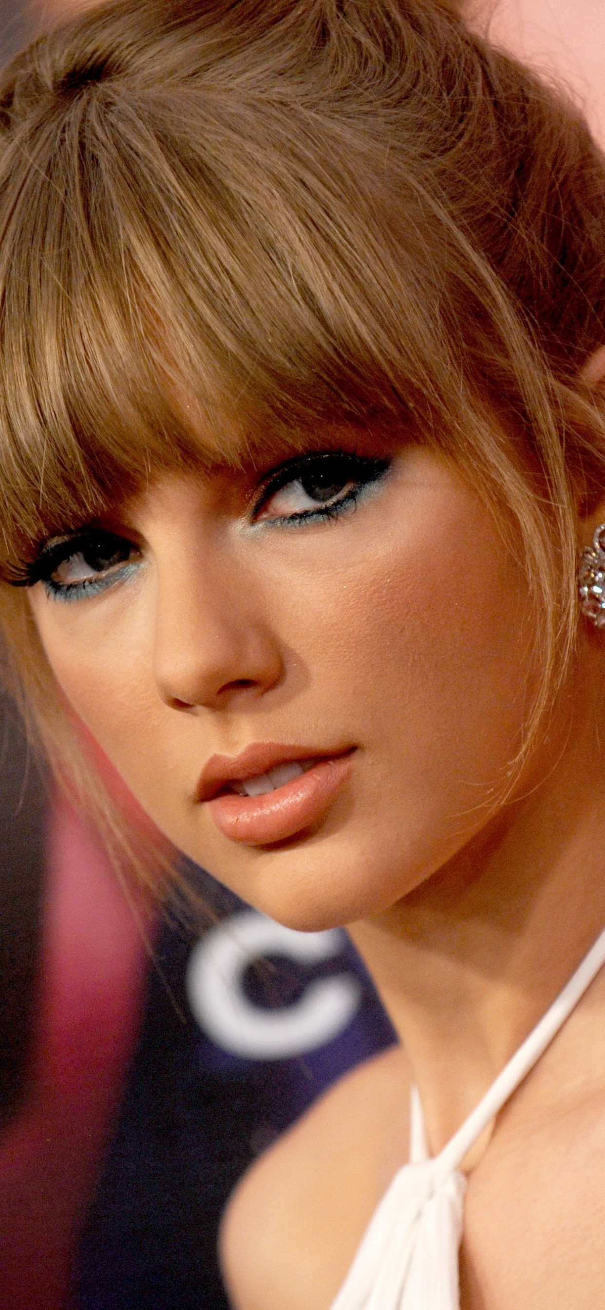 Download mobile wallpaper Music, Close Up, Singer, Blonde, Face, Blue Eyes, American, Taylor Swift for free.