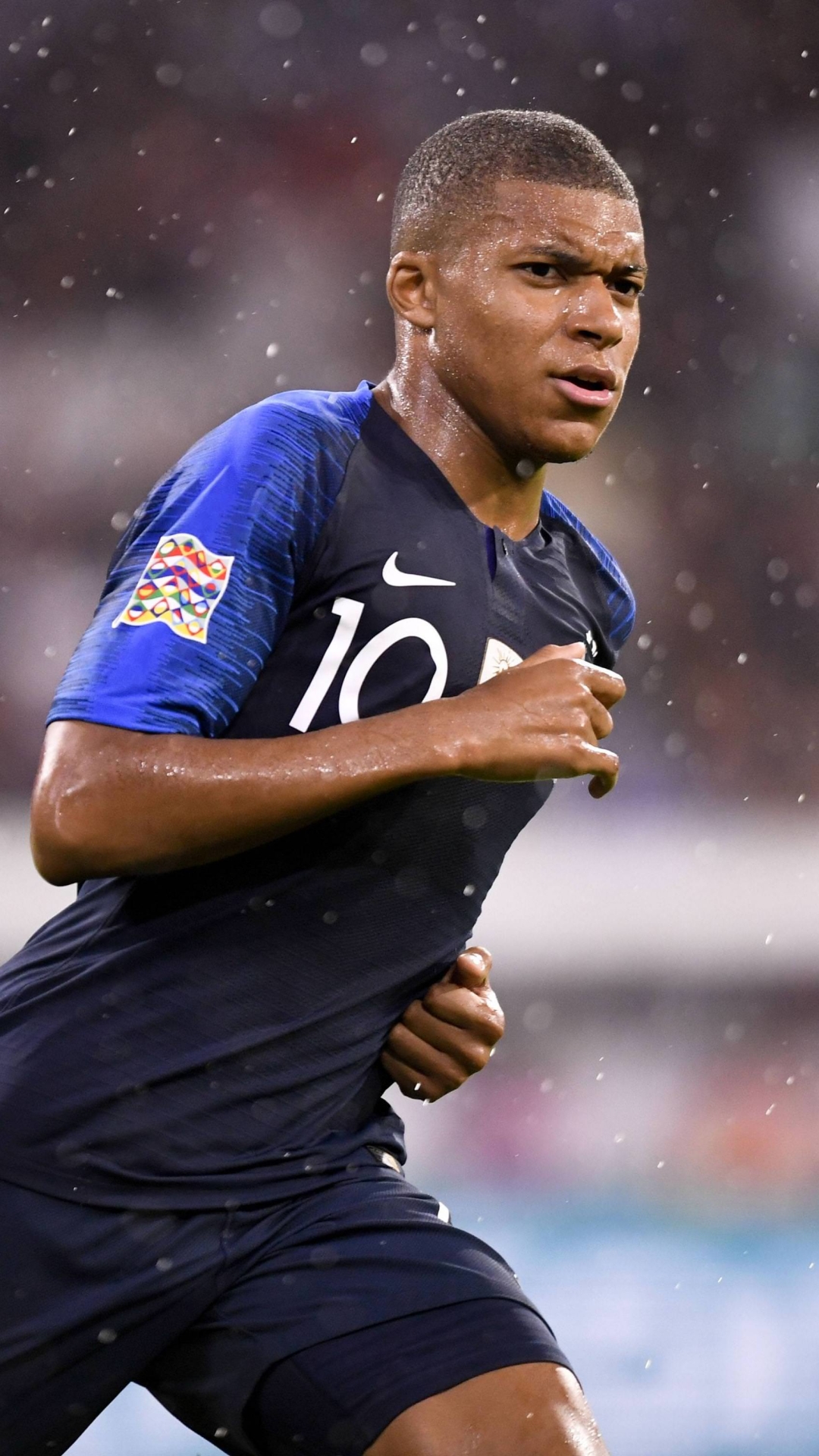 Download mobile wallpaper Sports, Soccer, French, Kylian Mbappé for free.