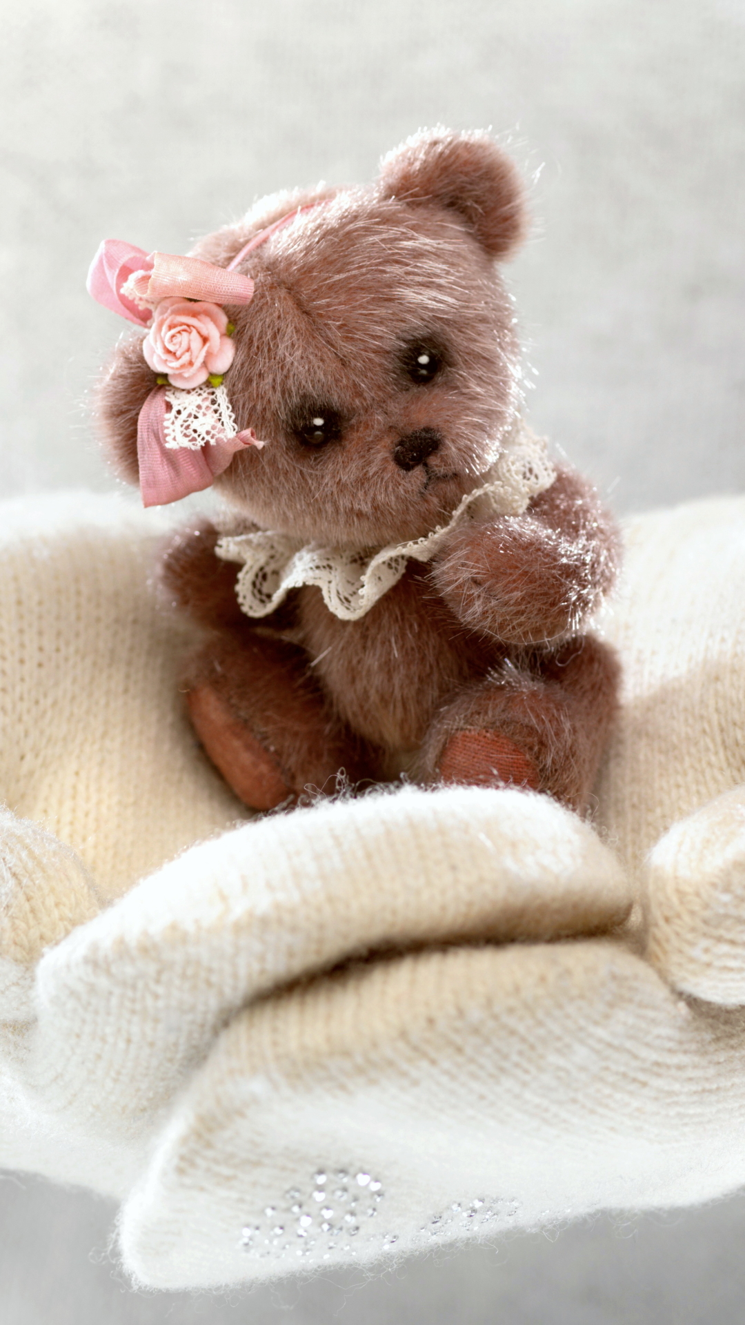 Download mobile wallpaper Teddy Bear, Hand, Cute, Man Made, Stuffed Animal for free.