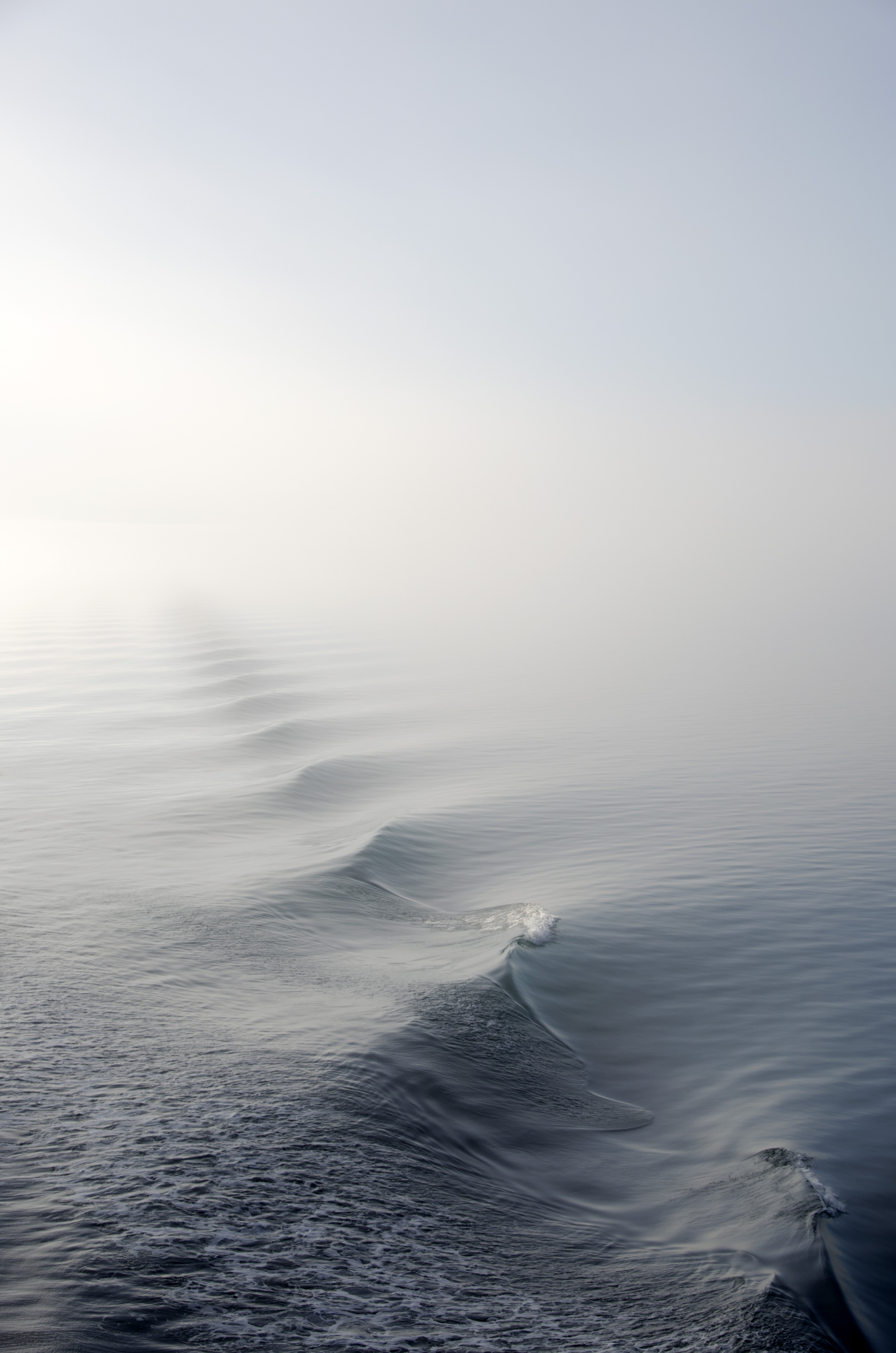 Laden Sie das Nebel, Wasser, Waves, Minimalismus-Bild kostenlos auf Ihren PC-Desktop herunter