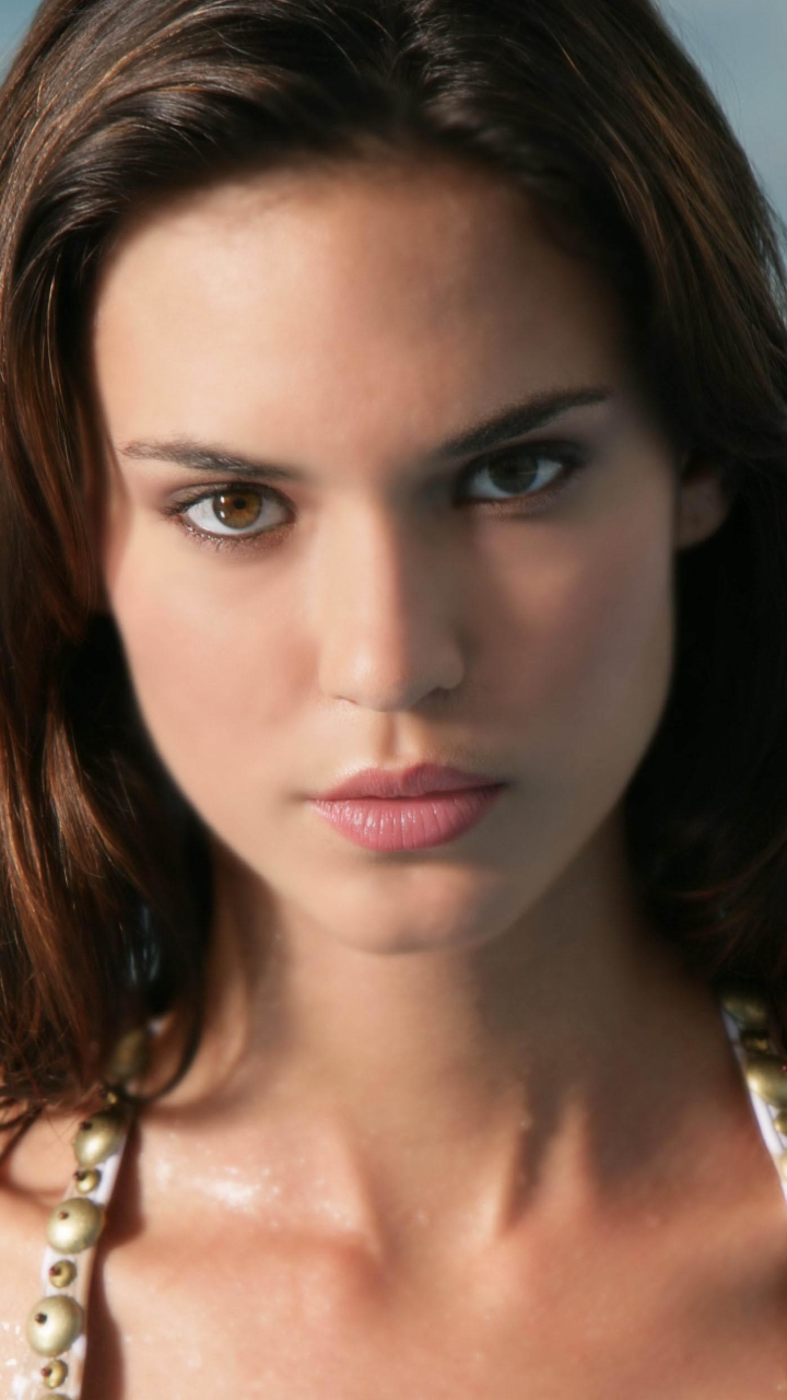 Descarga gratuita de fondo de pantalla para móvil de Ojos Cafés, Celebridades, Actriz, Odette Annable.