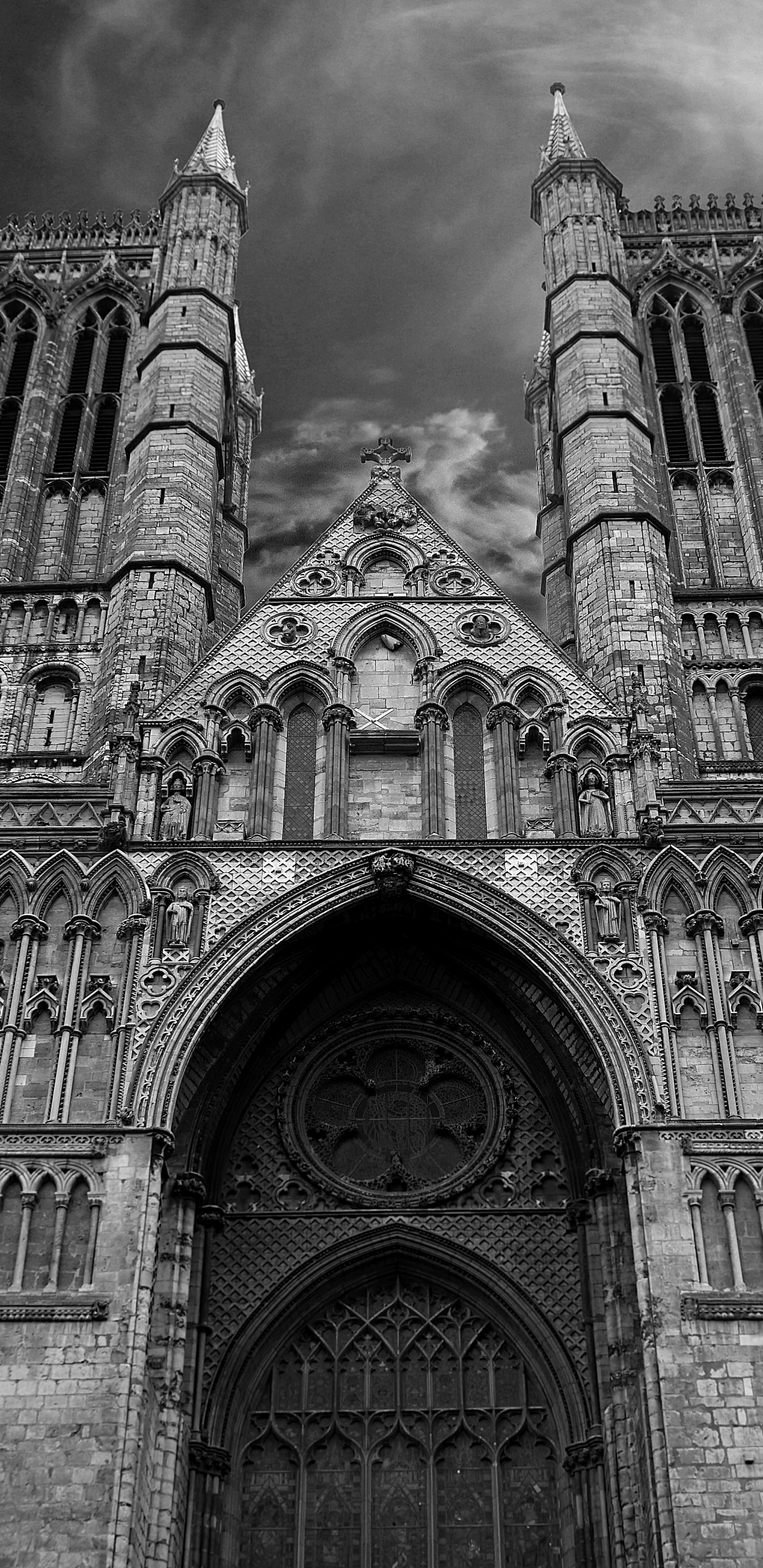 Free download wallpaper Architecture, Cathedral, England, Black & White, Religious, Cathedrals on your PC desktop