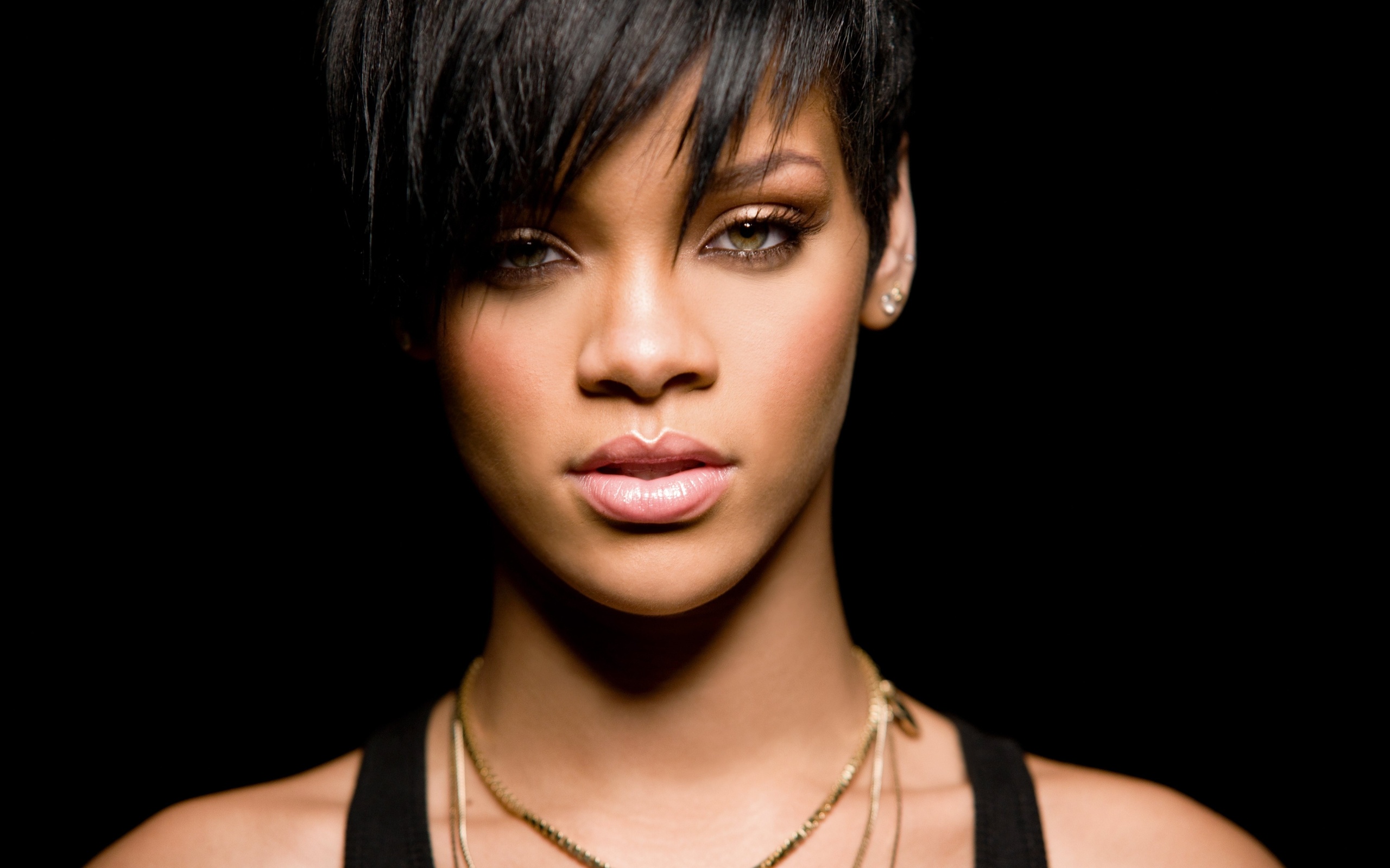 Handy-Wallpaper Musik, Rihanna kostenlos herunterladen.