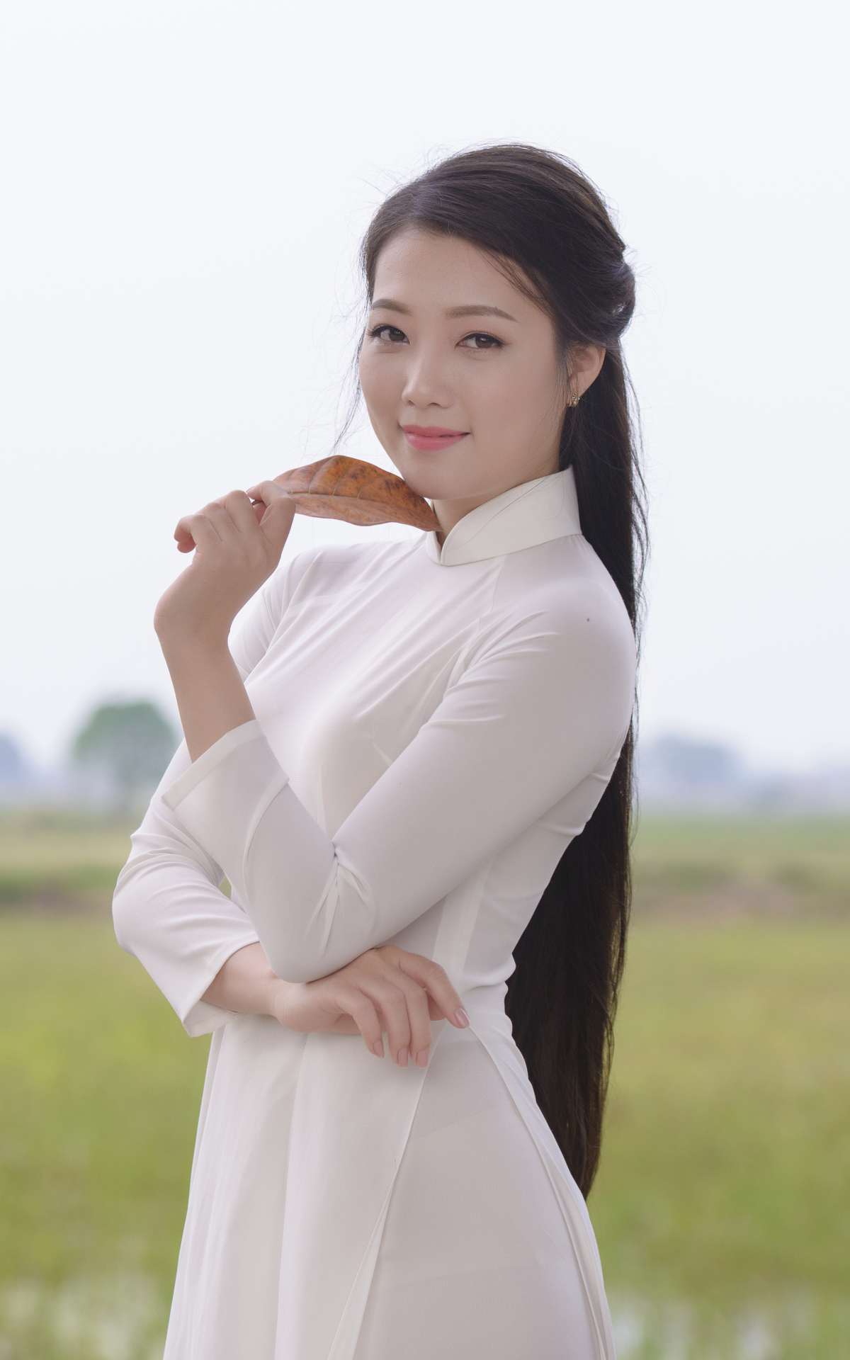 Download mobile wallpaper Model, Women, Asian, Vietnamese, Ao Dai for free.