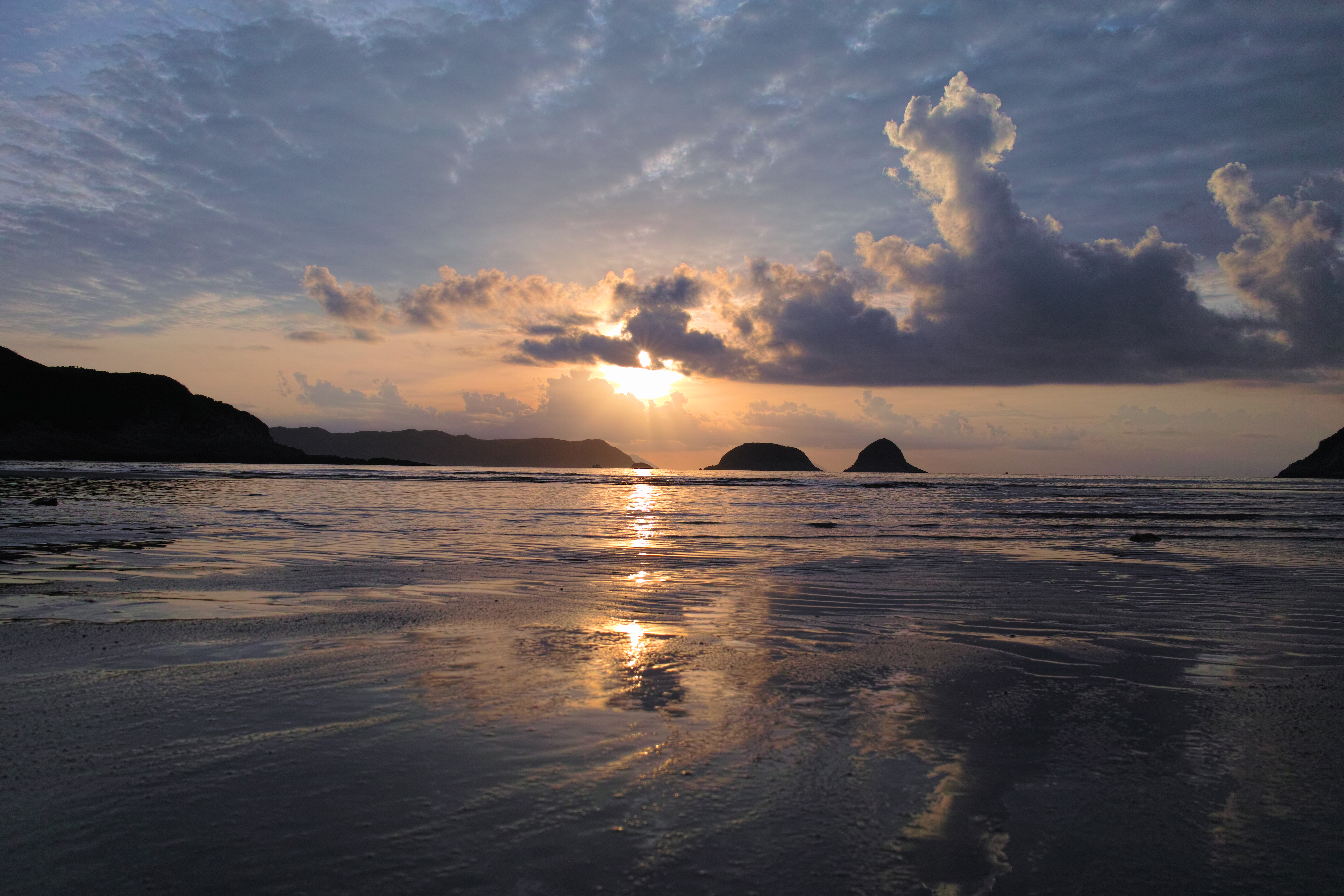 glare, nature, sunset, sea, sun, clouds Smartphone Background