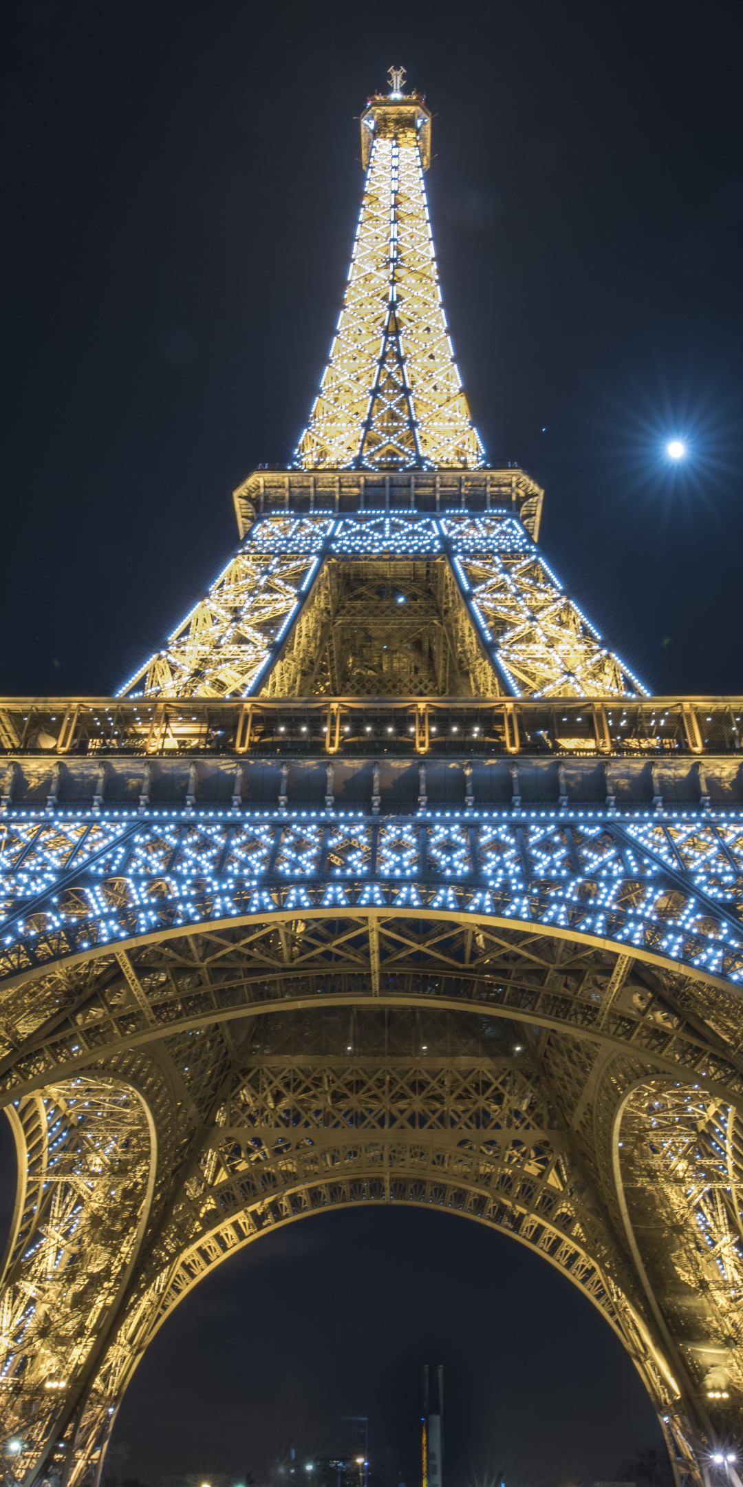 Descarga gratuita de fondo de pantalla para móvil de Noche, París, Torre Eiffel, Monumentos, Luz, Francia, Monumento, Hecho Por El Hombre.