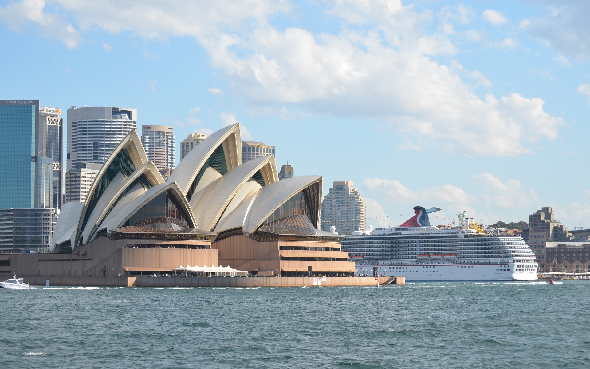 607651 скачать обои австралия, круизное судно, сделано человеком, сиднейский оперный театр, карнавальный дух, город, сидней - заставки и картинки бесплатно
