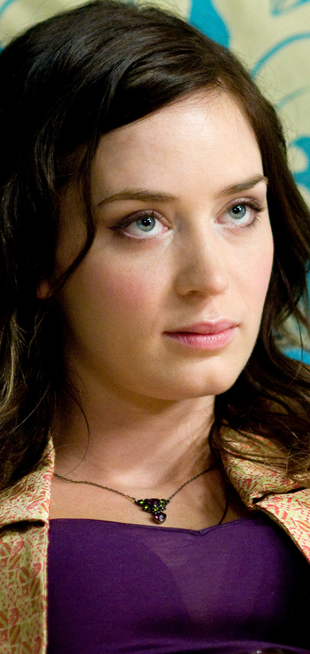 Download mobile wallpaper English, Celebrity, Actress, Emily Blunt for free.