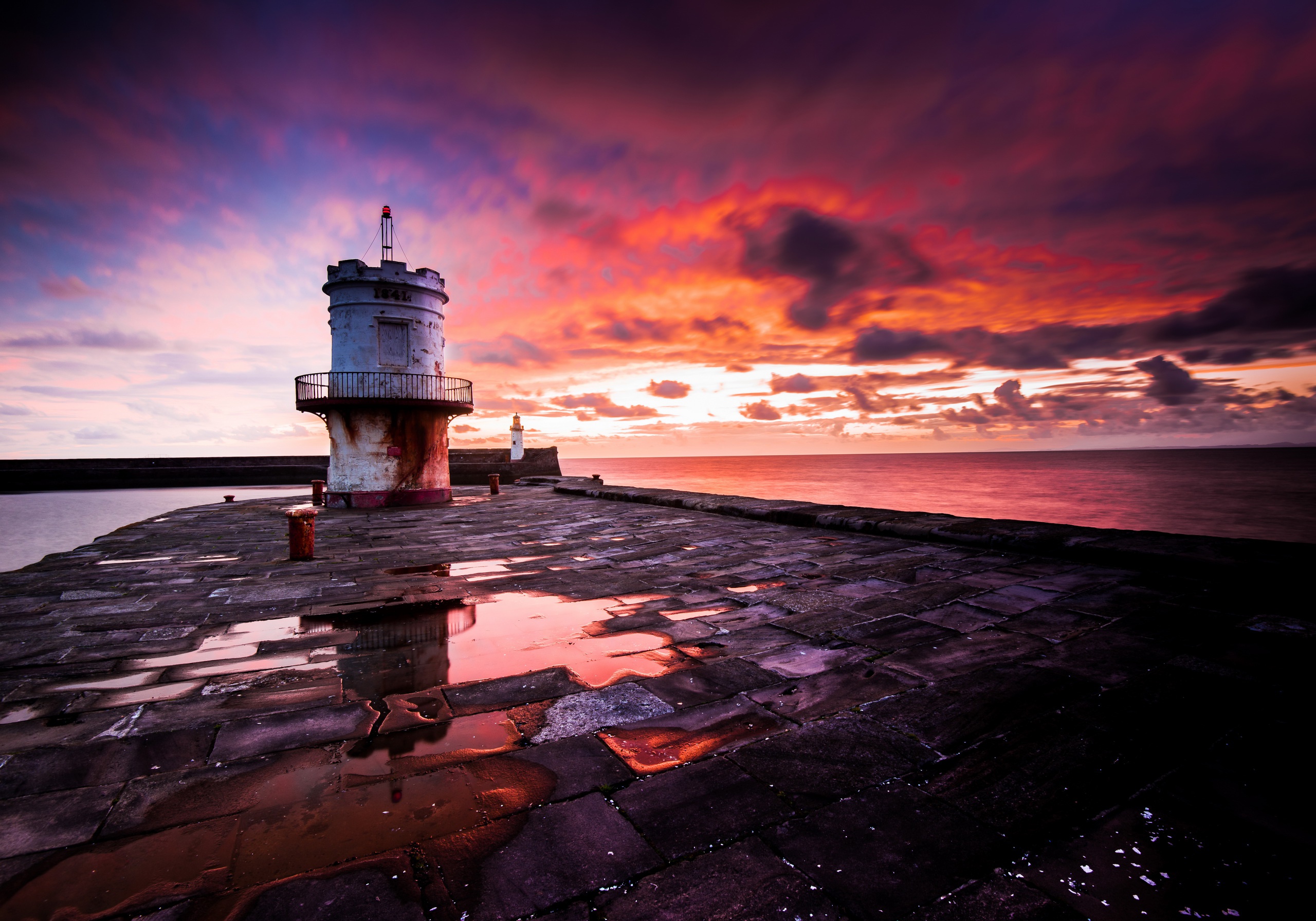 Free download wallpaper Sunset, Sky, Horizon, Ocean, Lighthouse, Cloud, Man Made on your PC desktop