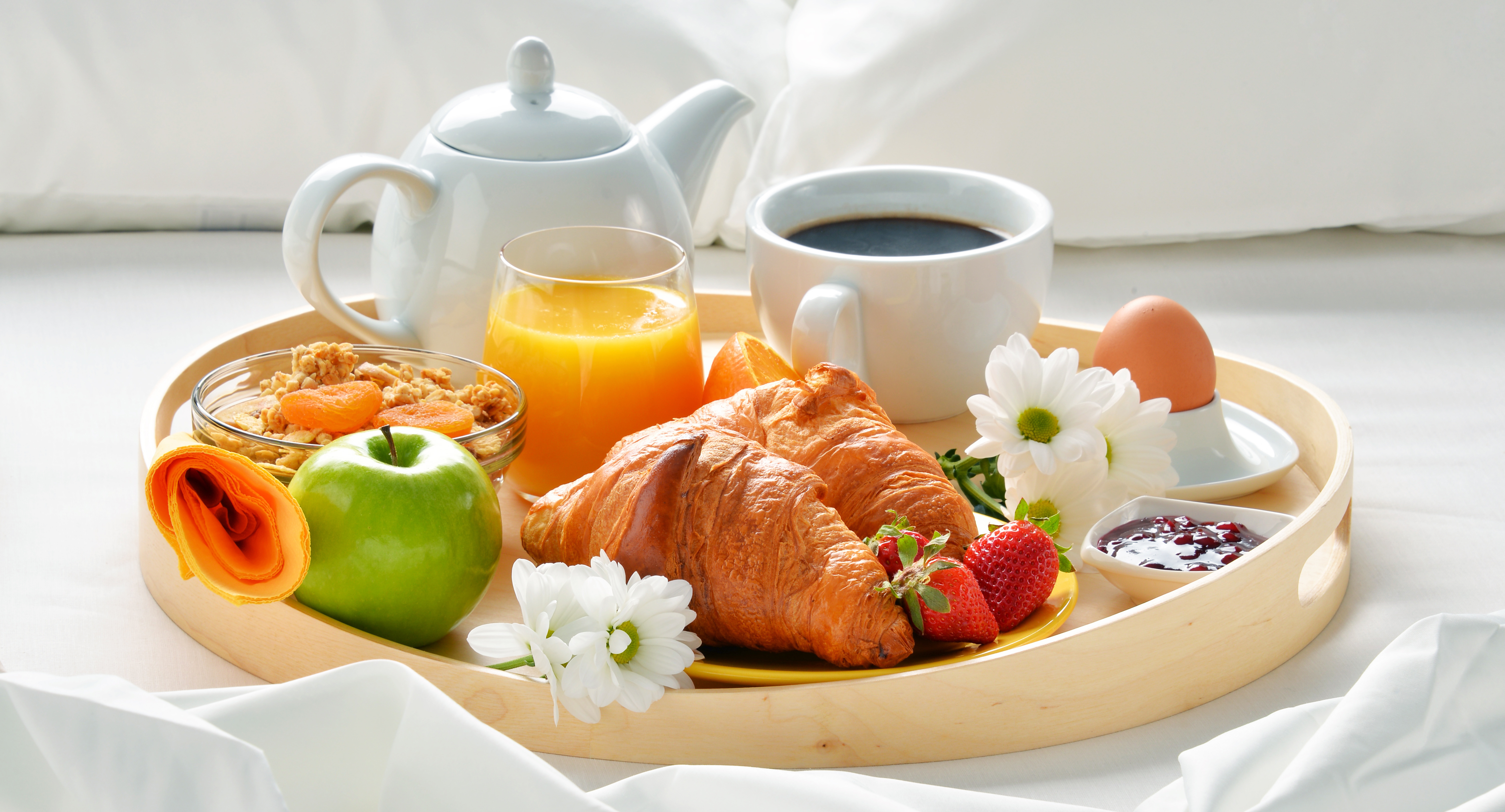 Download mobile wallpaper Food, Apple, Coffee, Cup, Egg, Daisy, Muesli, Breakfast, Croissant, Juice for free.