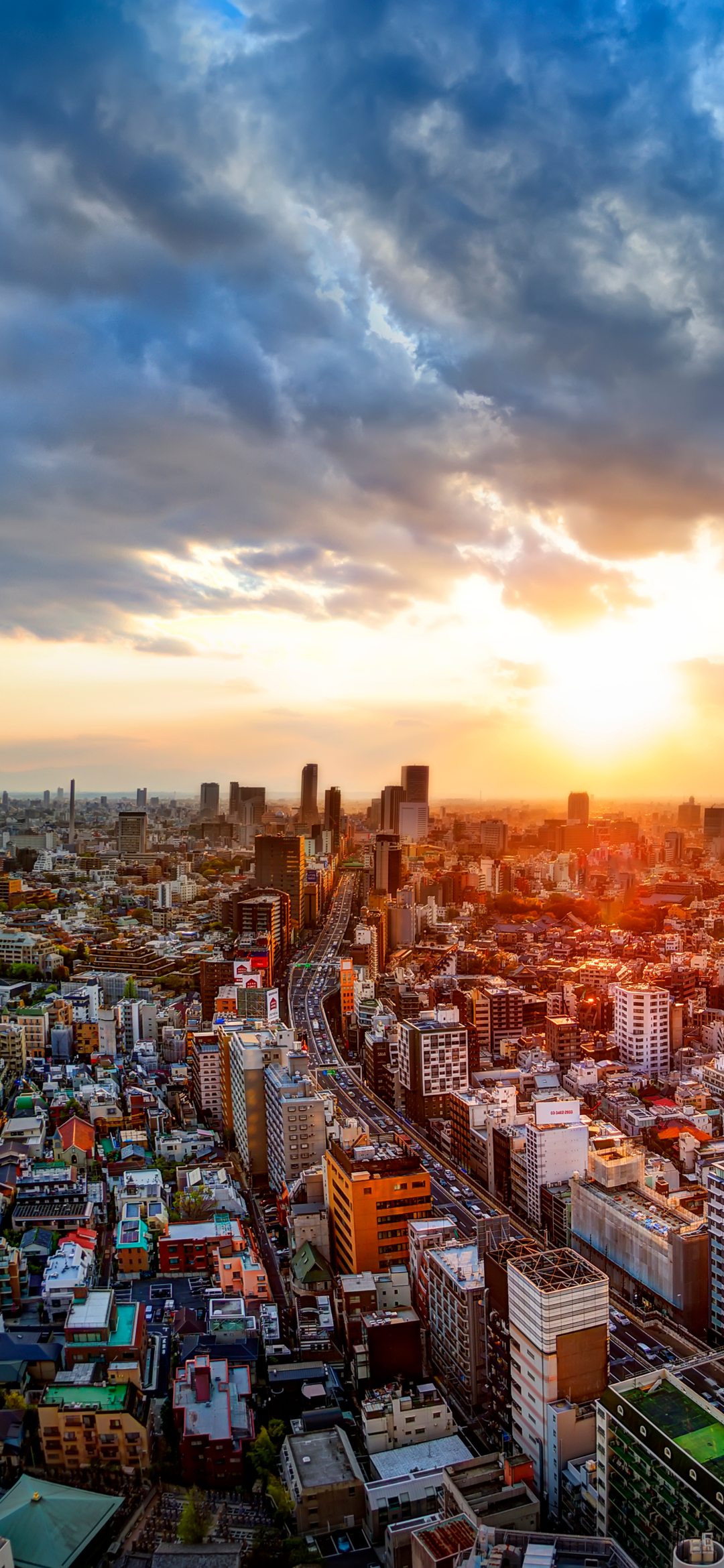 Descarga gratuita de fondo de pantalla para móvil de Ciudades, Cielo, Rascacielos, Japón, Nube, Tokio, Atardecer, Hecho Por El Hombre, Puesta De Sol.