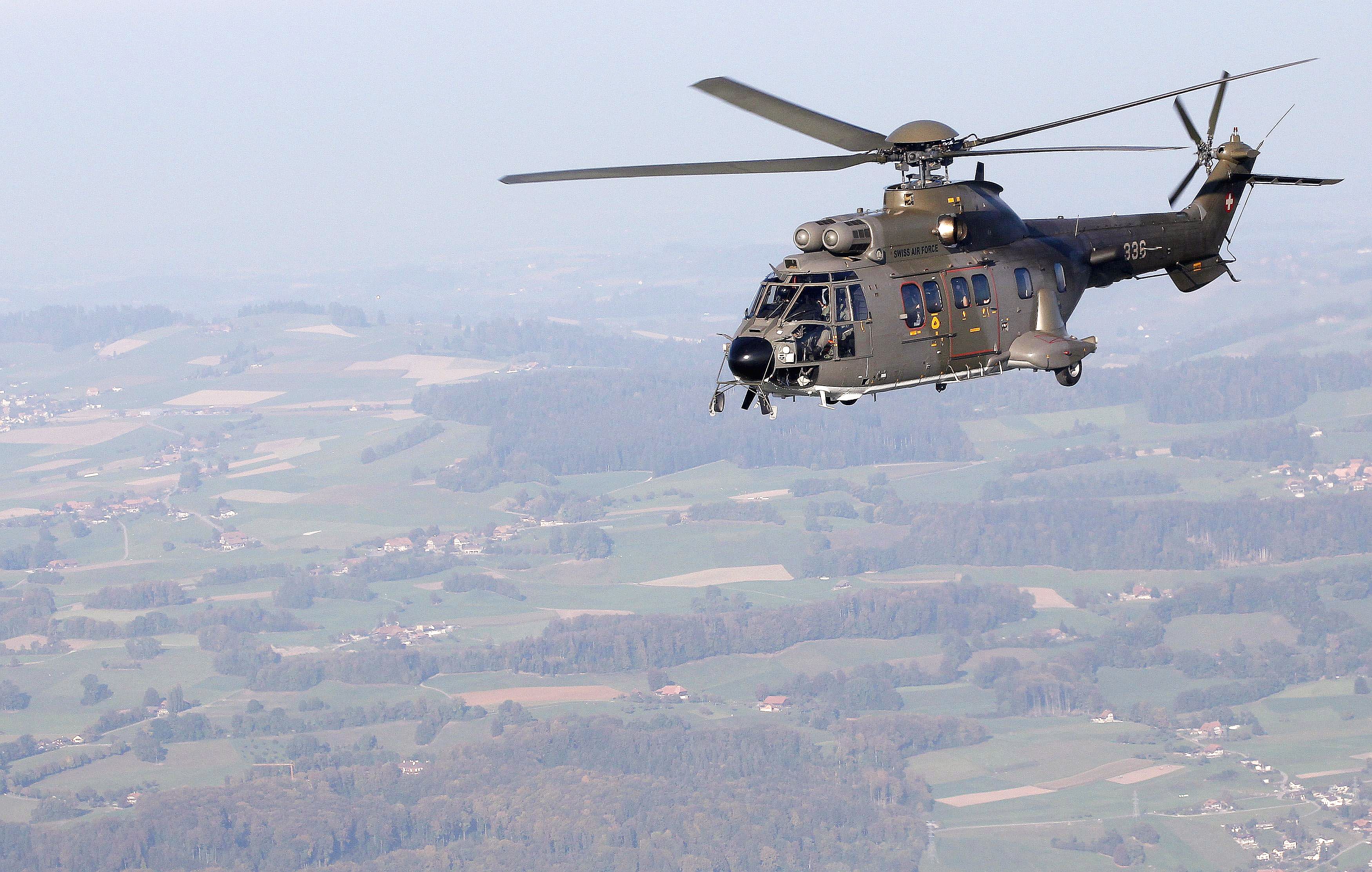 Meilleurs fonds d'écran Eurocopter As332 Super Puma pour l'écran du téléphone