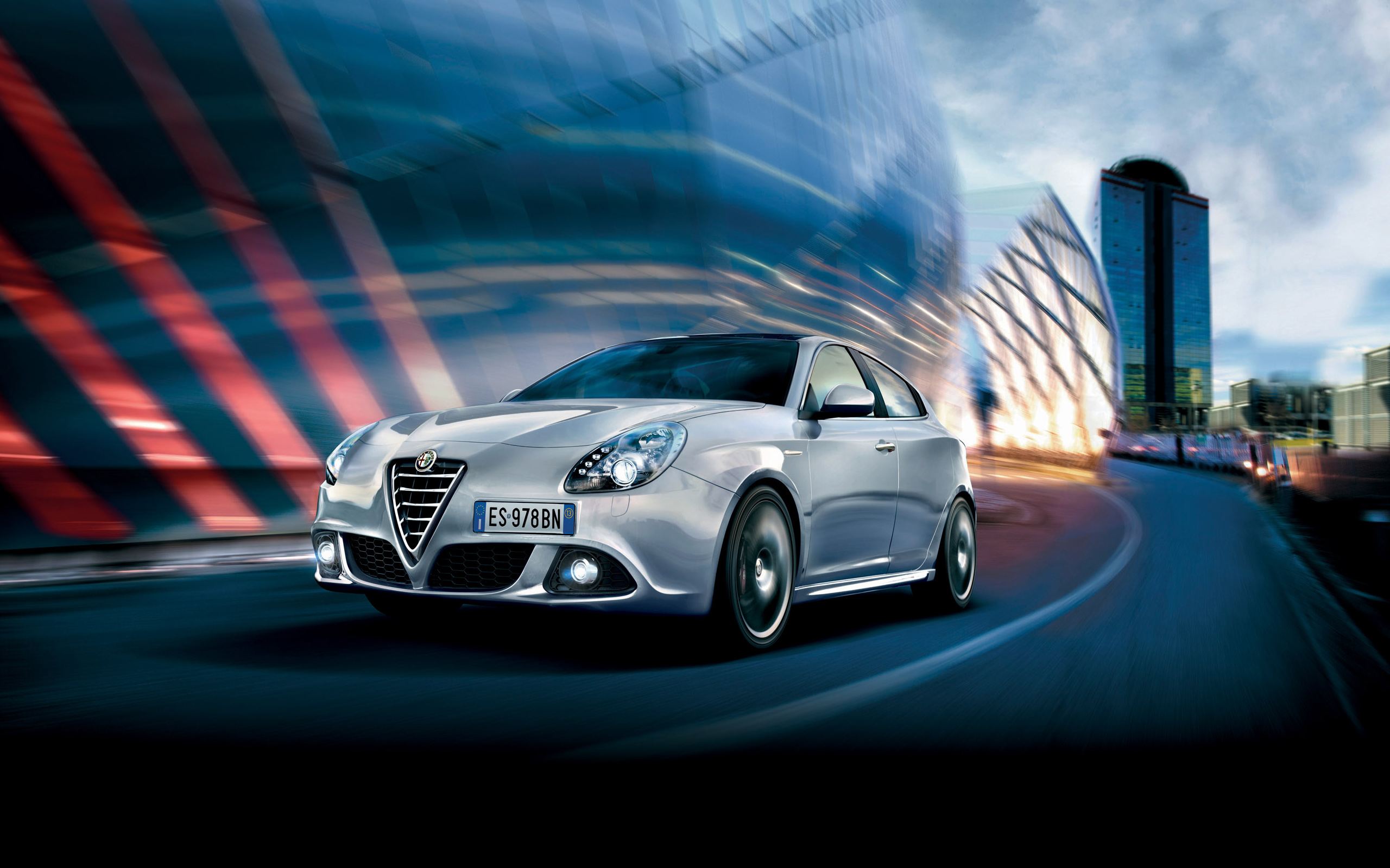 Laden Sie Alfa Romeo Giulietta HD-Desktop-Hintergründe herunter