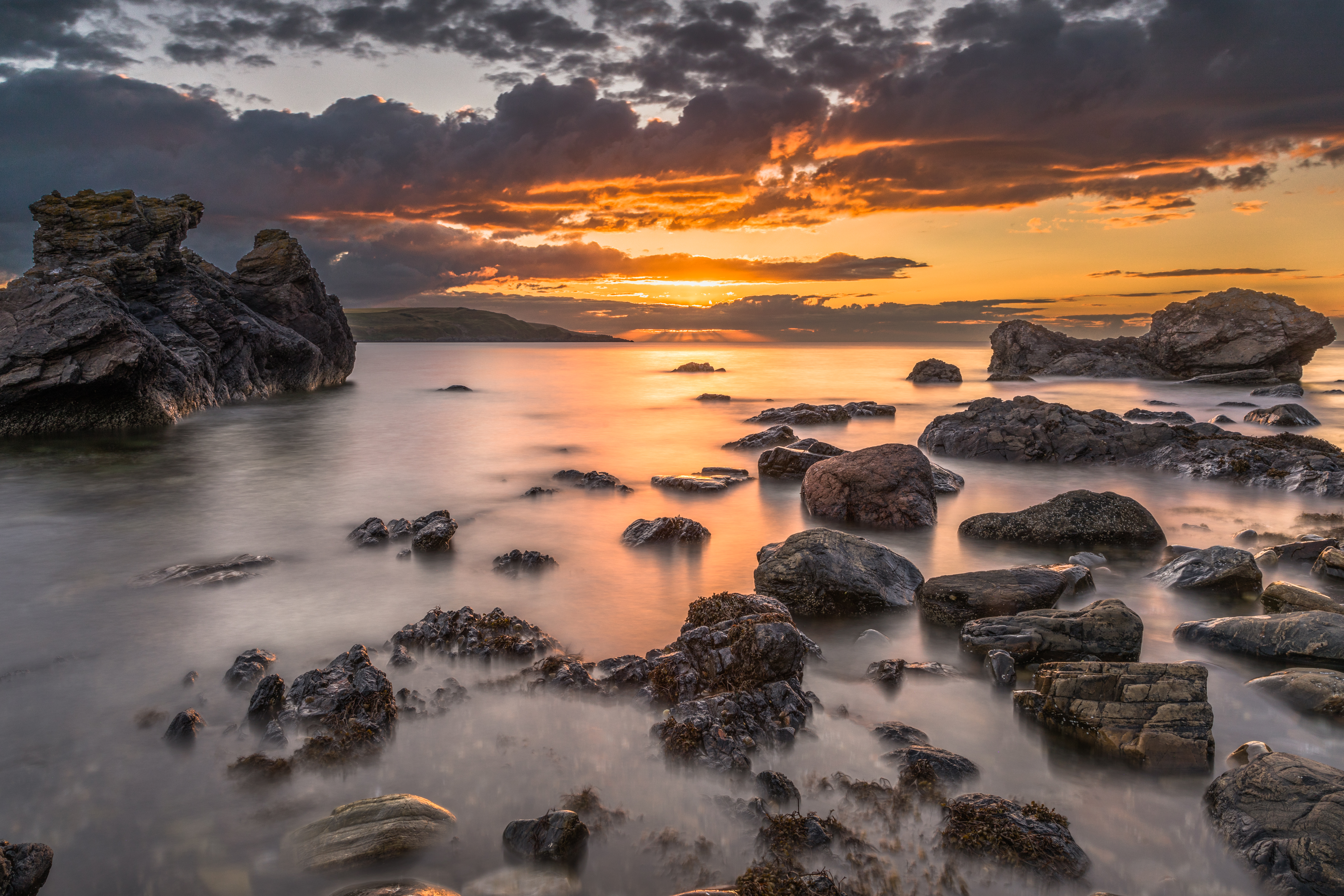 Laden Sie das Natur, Sunset, Stones, Horizont, Mündung, Die Bucht, Clouds-Bild kostenlos auf Ihren PC-Desktop herunter