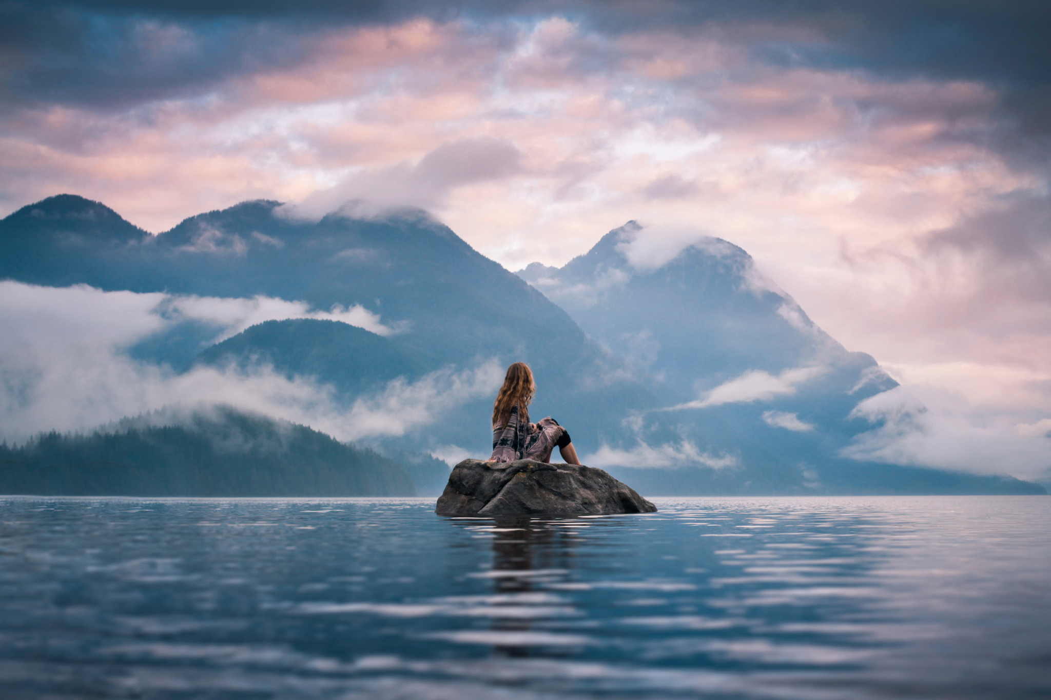 Laden Sie das Landschaft, See, Gebirge, Stimmung, Frauen-Bild kostenlos auf Ihren PC-Desktop herunter