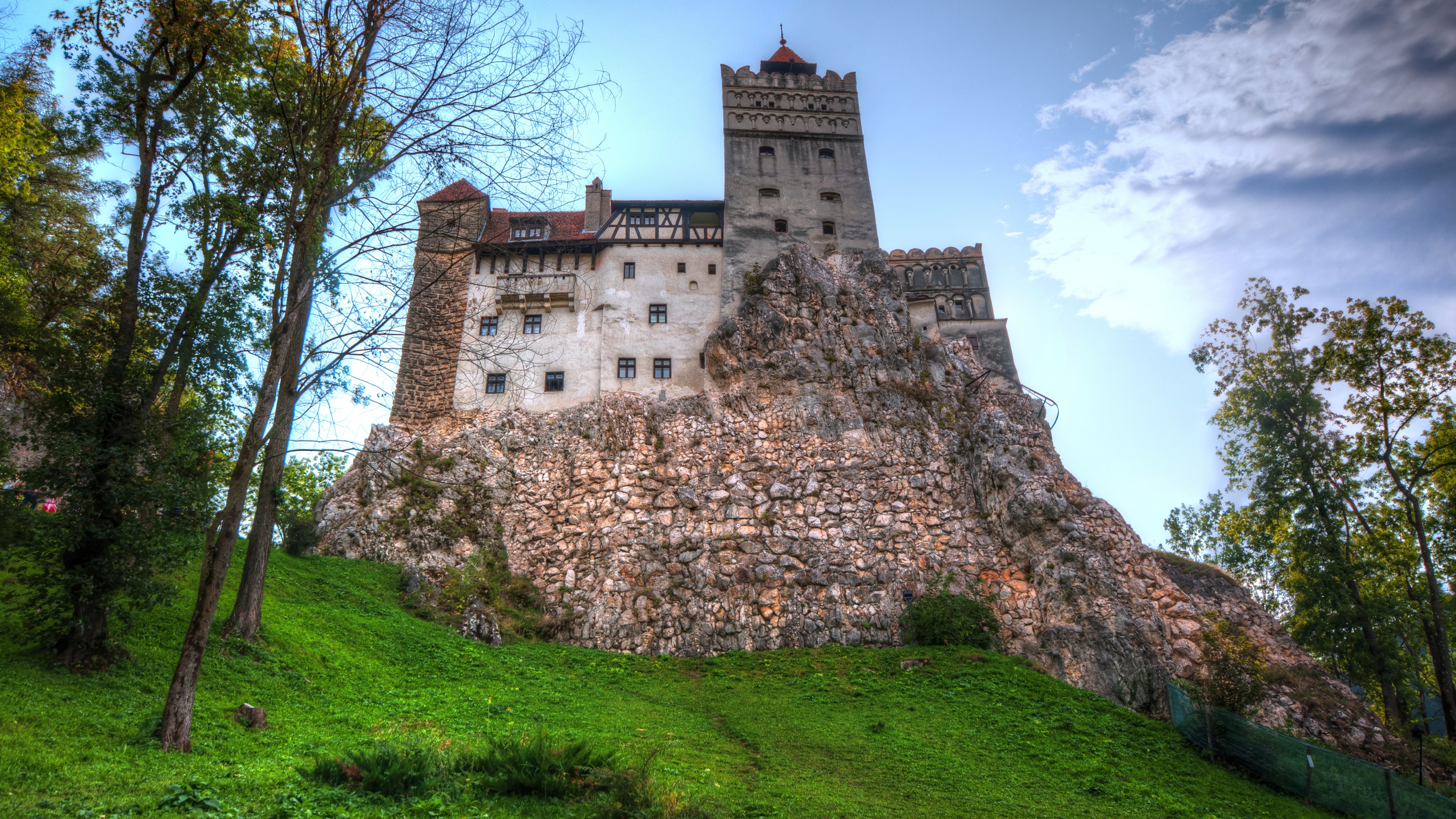 459115 baixar papel de parede feito pelo homem, castelo de bran, castelo, transilvânia, castelos - protetores de tela e imagens gratuitamente