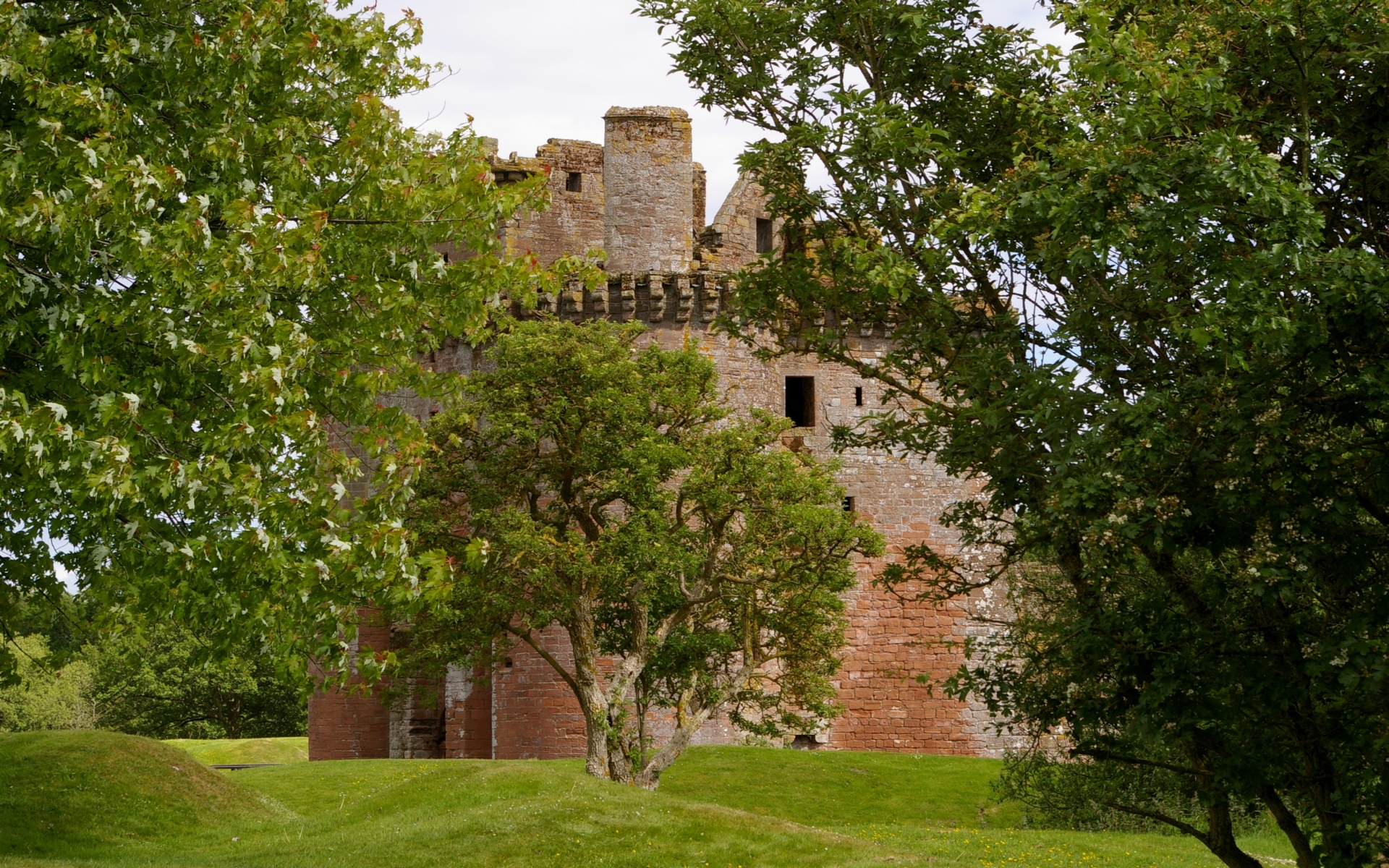 Download mobile wallpaper Caerlaverock Castle, Man Made, Castles for free.