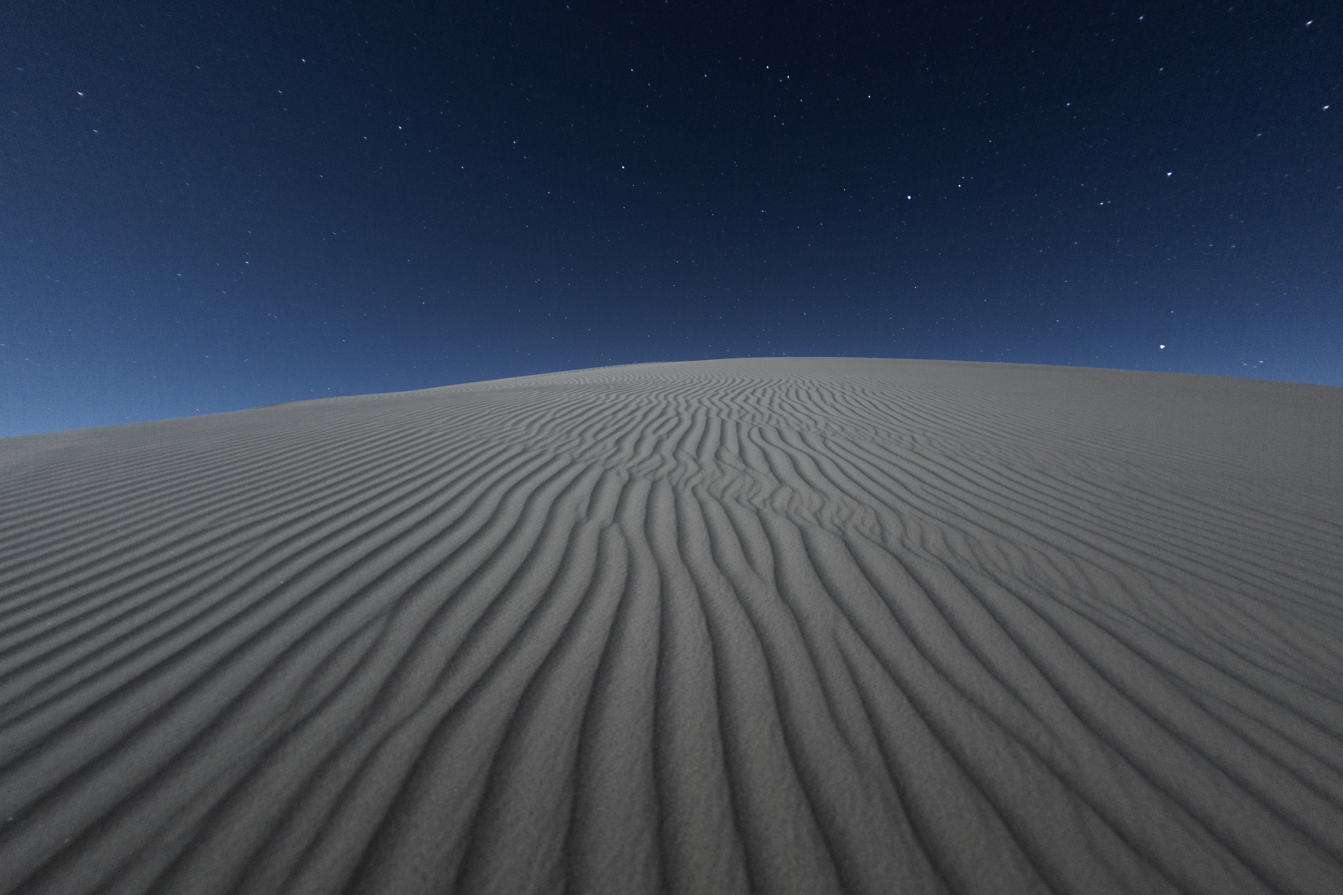 desert, light, night, nature, sand, starry sky, wavy, light coloured HD wallpaper
