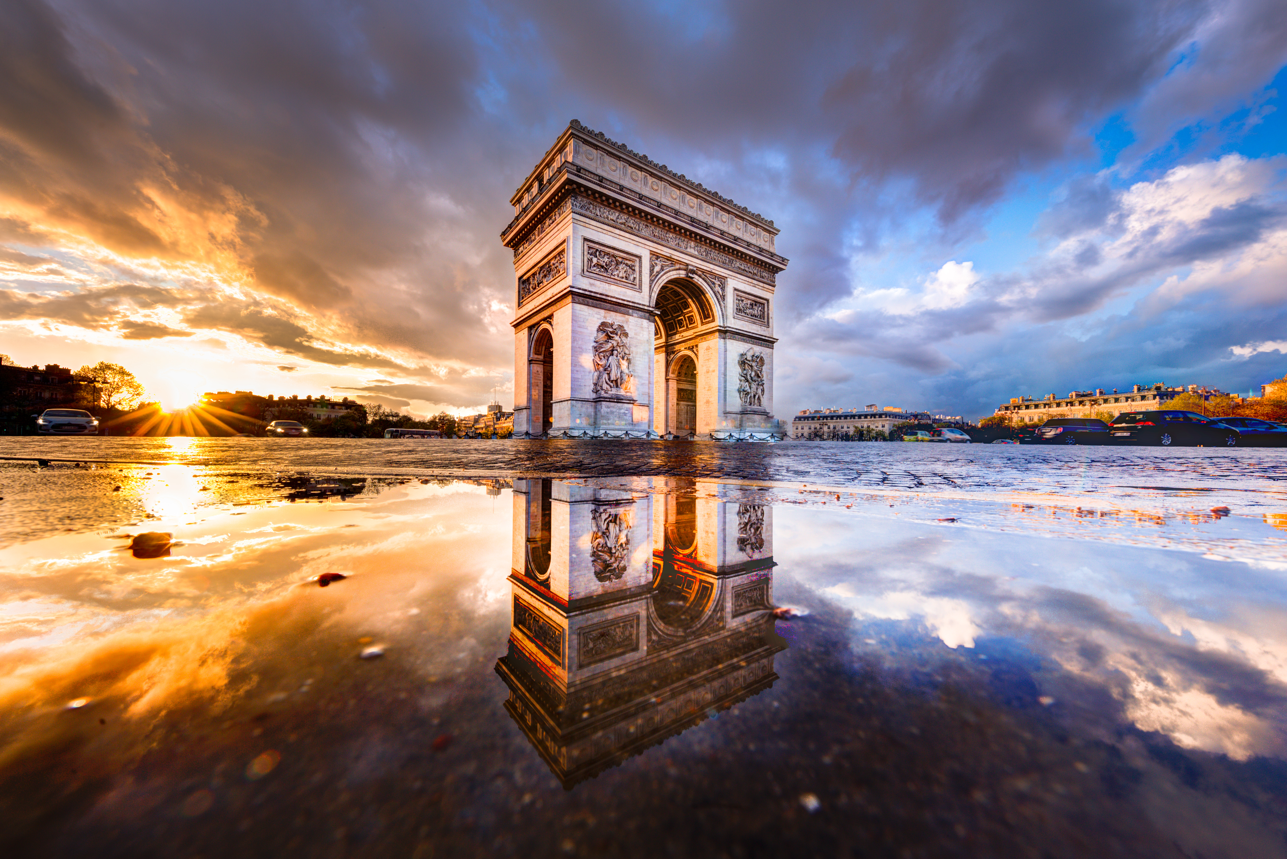 382983 скачать обои триумфальная арка, париж, франция, сделано человеком, облака, памятник, отражение, памятники - заставки и картинки бесплатно