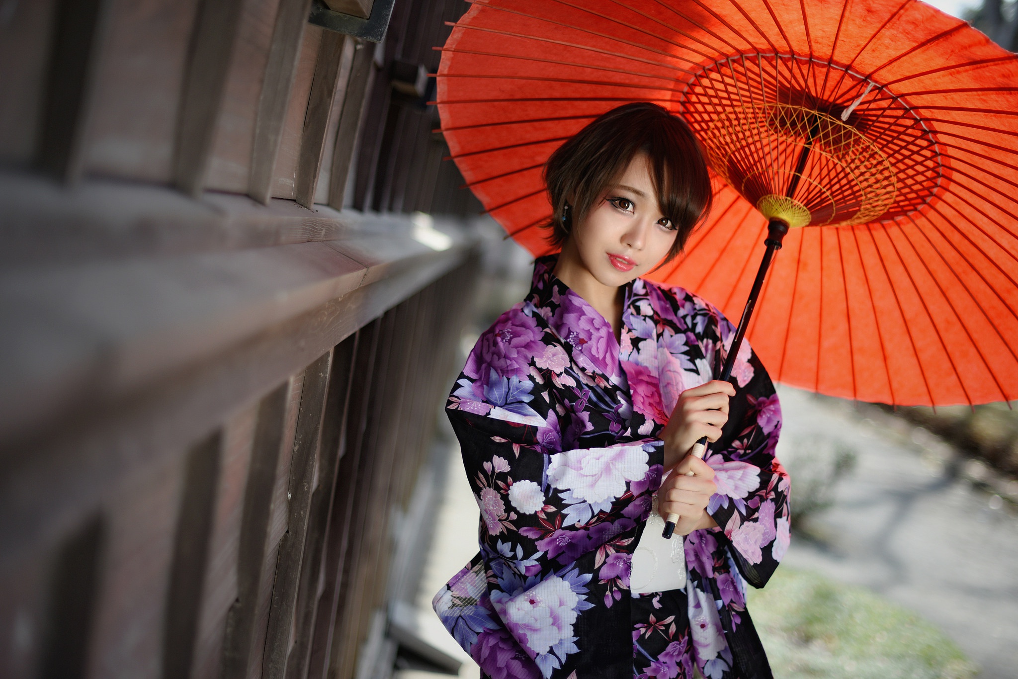 Laden Sie das Regenschirm, Kimono, Brünette, Modell, Frauen, Braune Augen, Kurzes Haar, Asiatinnen-Bild kostenlos auf Ihren PC-Desktop herunter