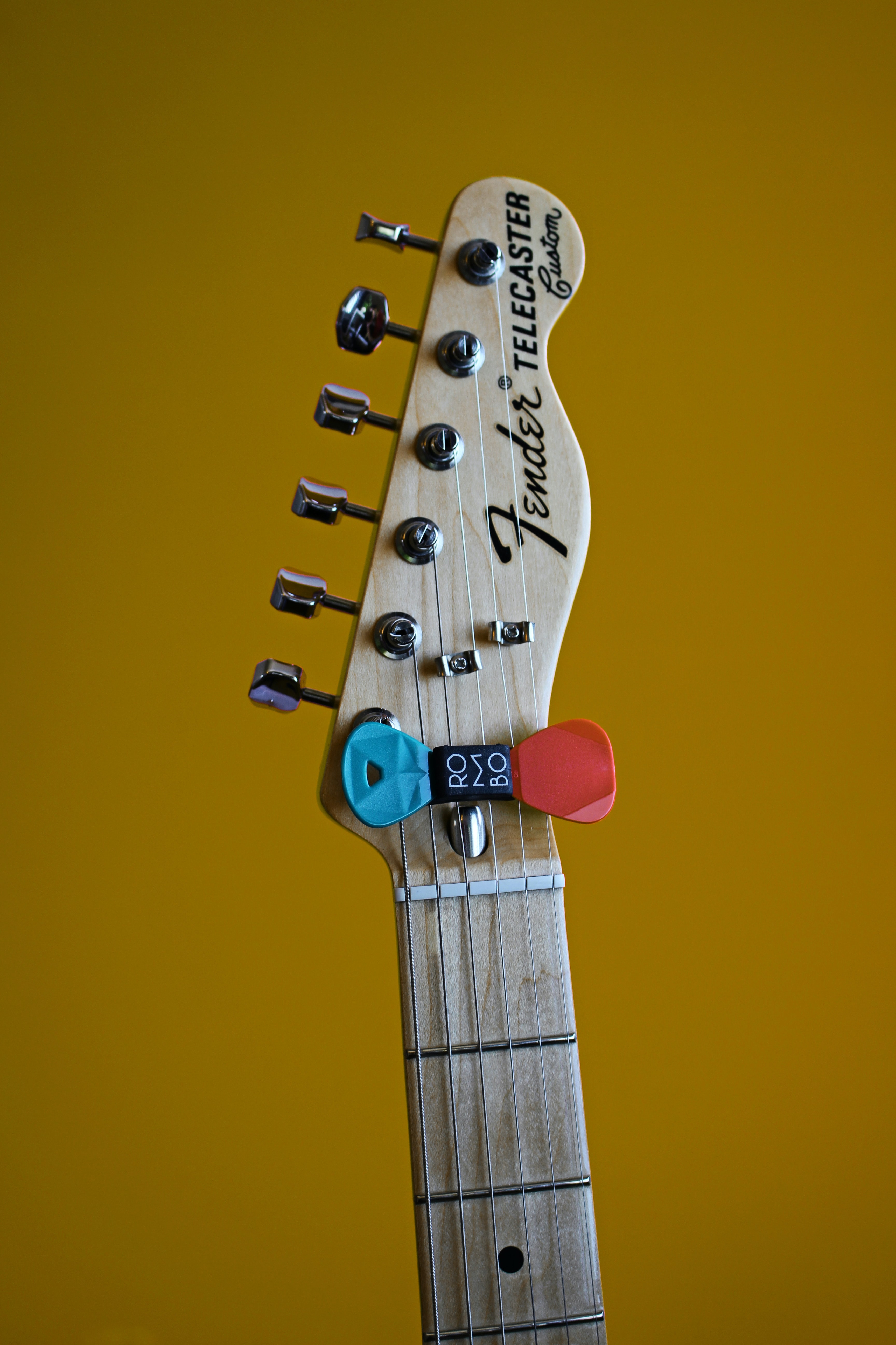 98516 скачать картинку музыка, гитара, гриф, музыкальный инструмент, медиатор - обои и заставки бесплатно
