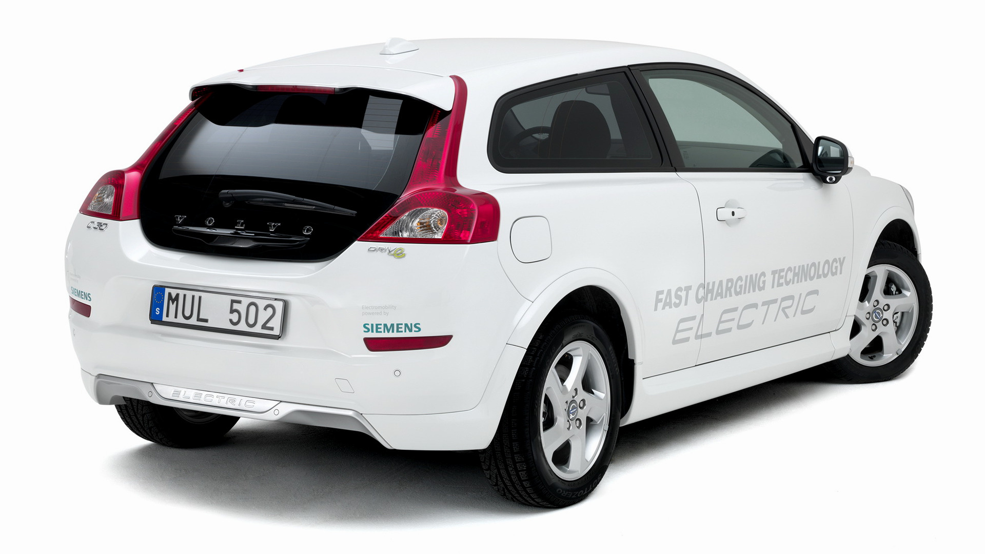 Скачати мобільні шпалери Вольво, Хетчбек, Транспортні Засоби, Білий Автомобіль, Електричний Автомобіль, Volvo C30 безкоштовно.