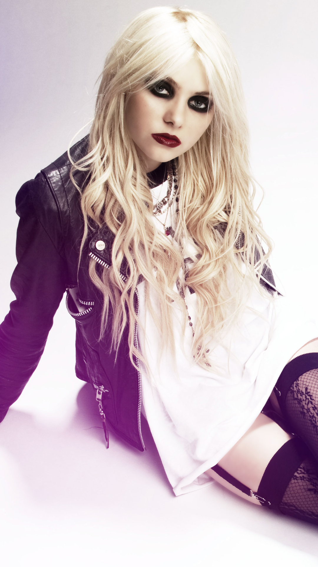 Download mobile wallpaper Music, Taylor Momsen for free.