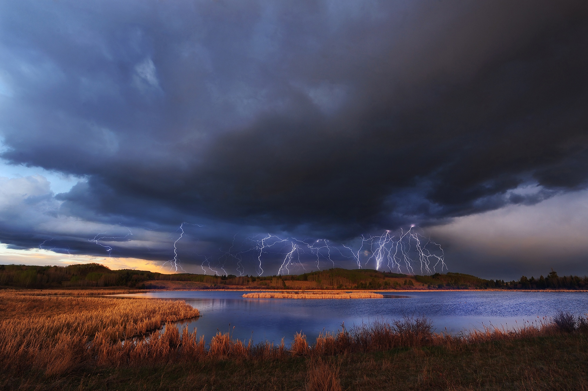 Baixe gratuitamente a imagem Tempestade, Raio, Terra/natureza na área de trabalho do seu PC