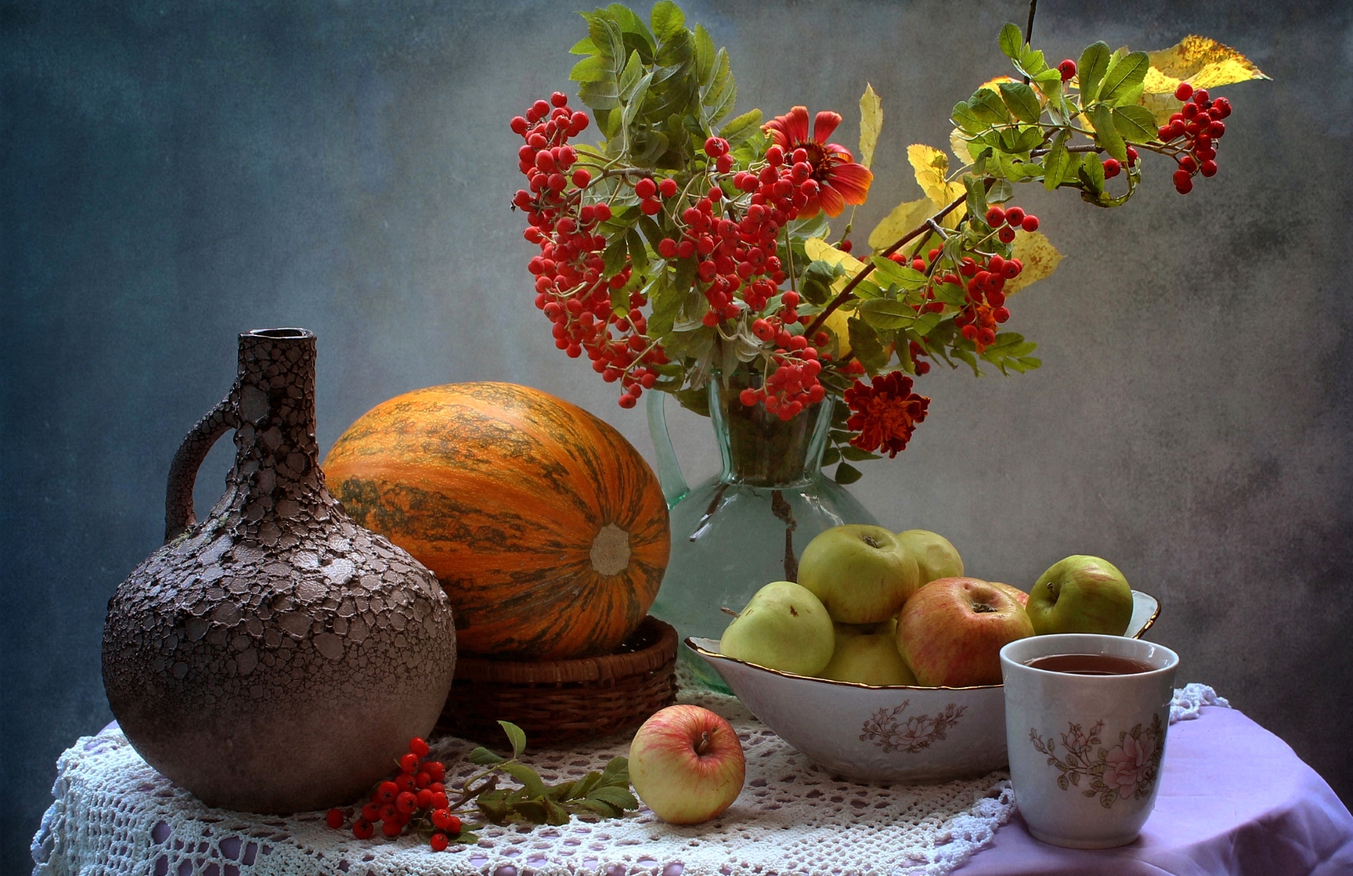 Laden Sie das Herbst, Kürbis, Tasse, Krug, Apfel, Tee, Fotografie, Stillleben-Bild kostenlos auf Ihren PC-Desktop herunter