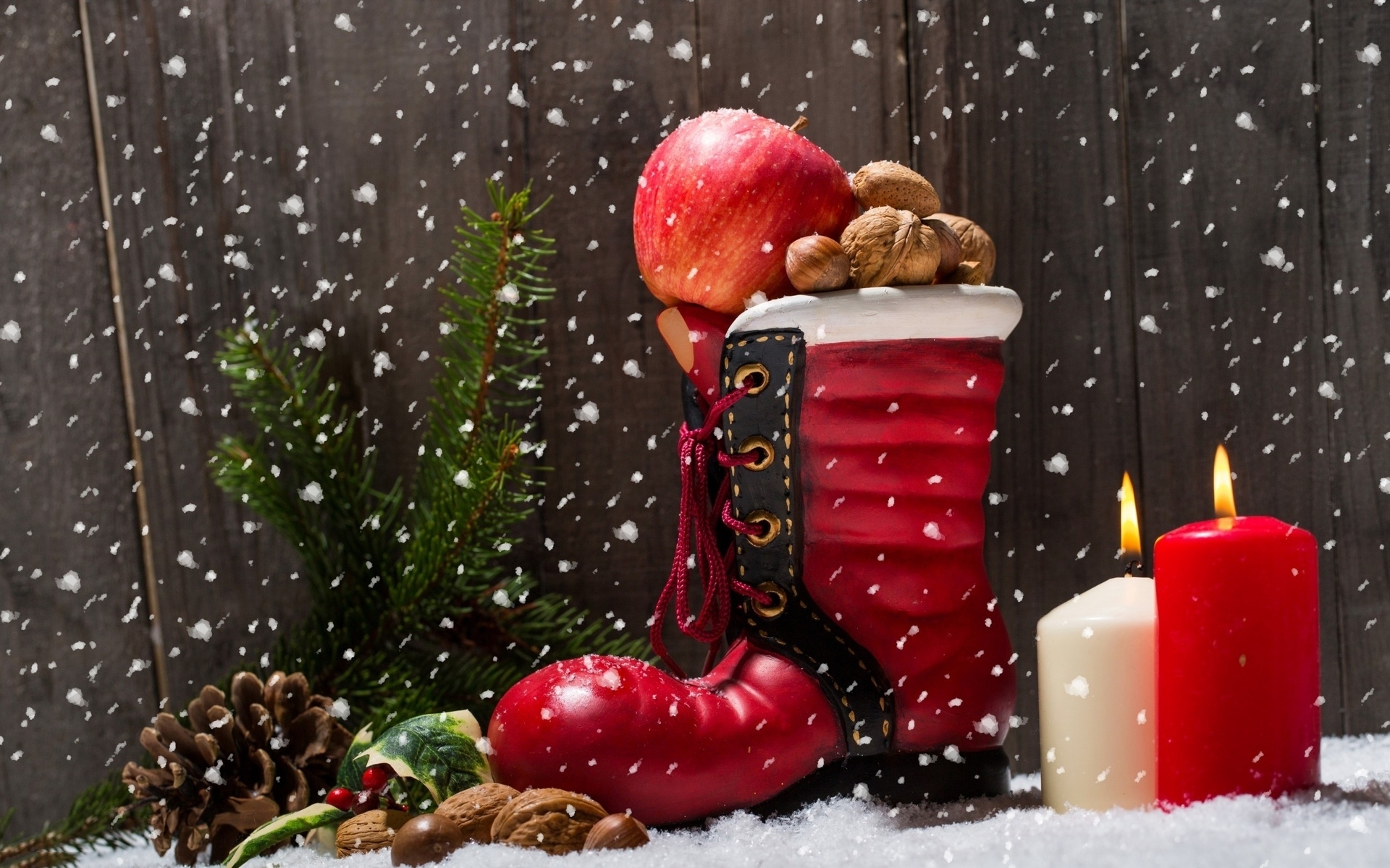 Handy-Wallpaper Schnee, Weihnachten, Apfel, Kerze, Nuss, Tannenzapfen, Nahrungsmittel, Früchte kostenlos herunterladen.