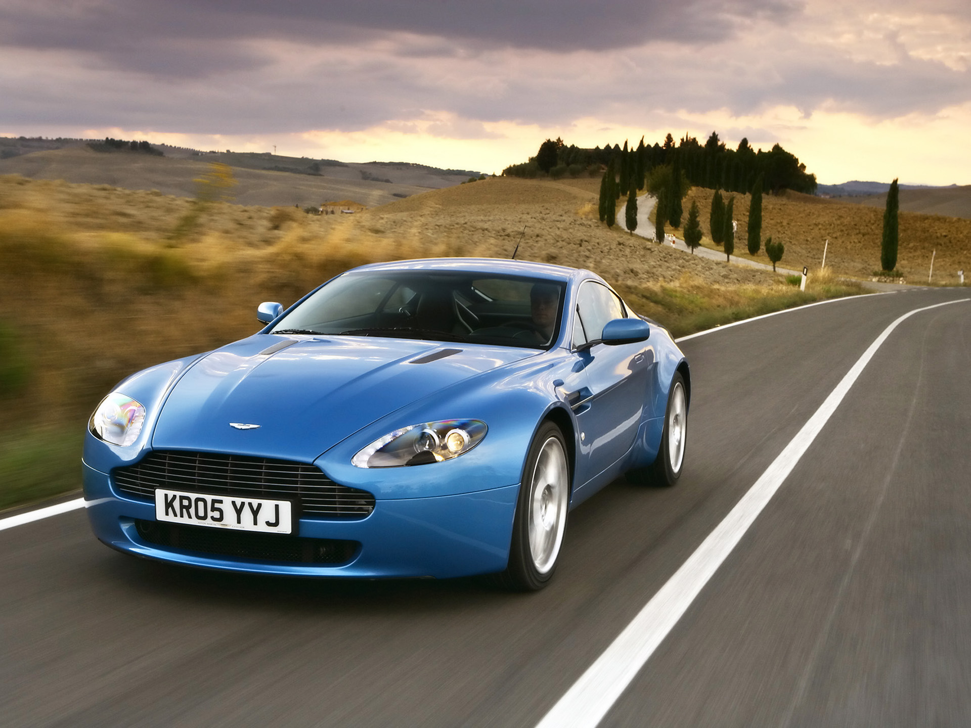 Free download wallpaper Aston Martin, Vehicles, Aston Martin V12 Vantage on your PC desktop