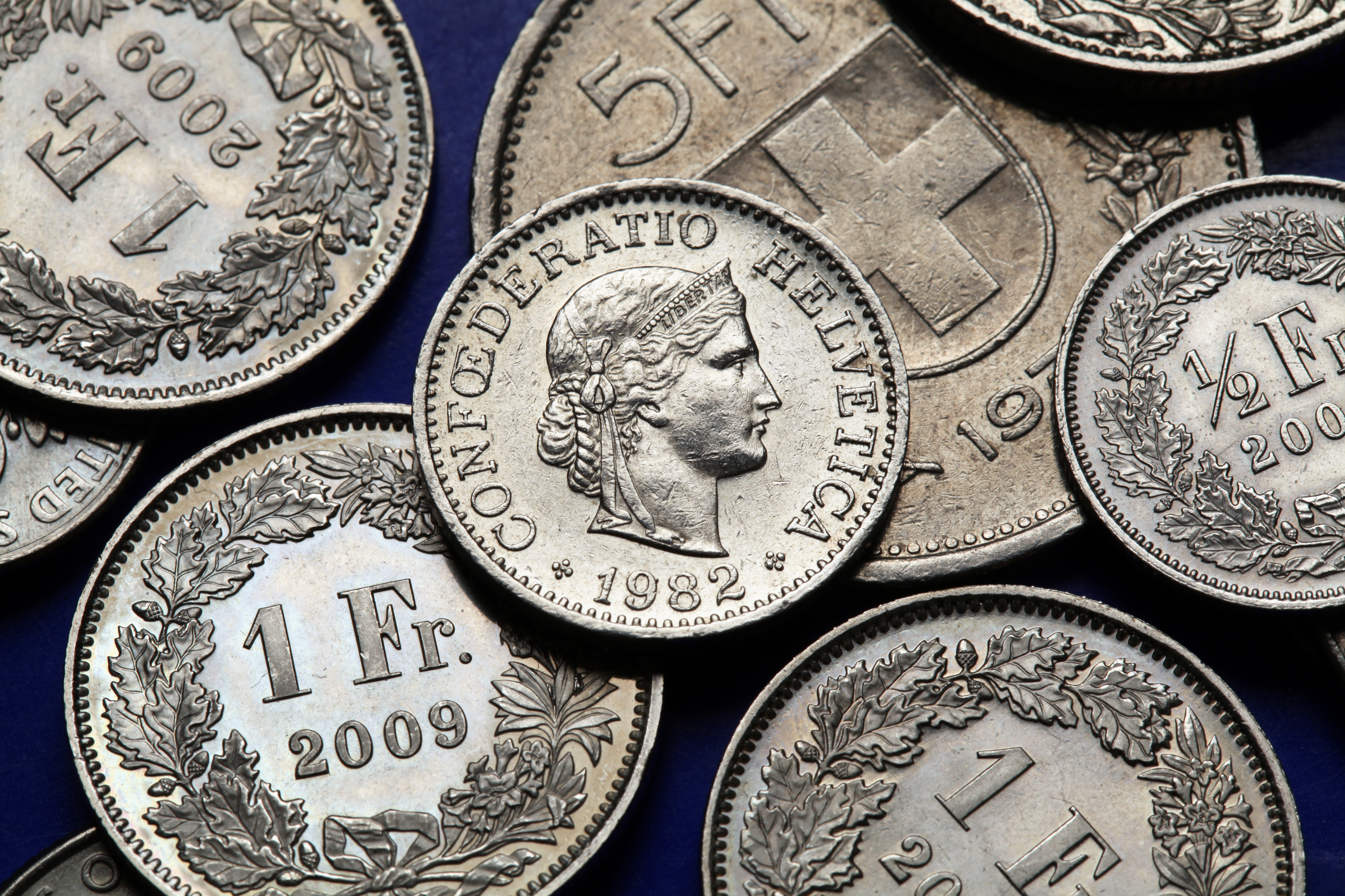 Free download wallpaper Coin, Man Made, Currencies on your PC desktop